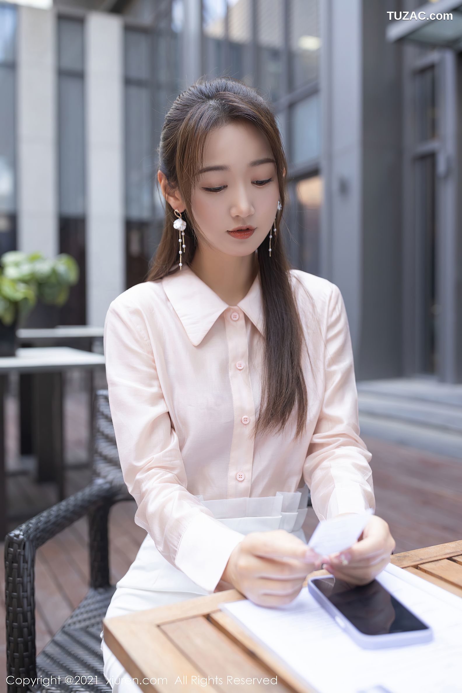 XiuRen秀人网-4045-唐安琪-性感粉色衬衫白短裙-2021.10.11