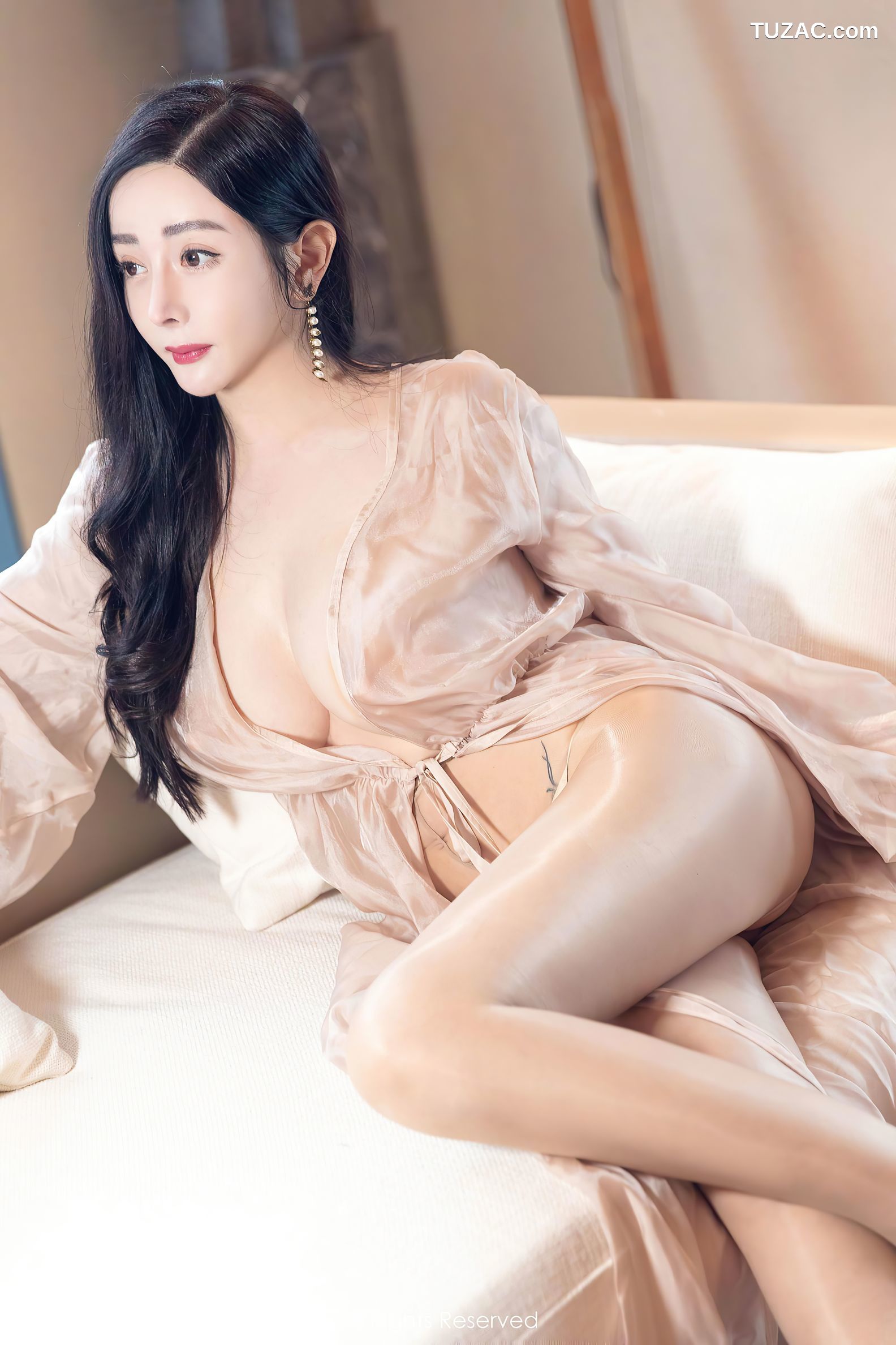 XiuRen秀人网-4129-允爾-成都旅拍轻薄绚丽服饰肉丝-2021.10.27