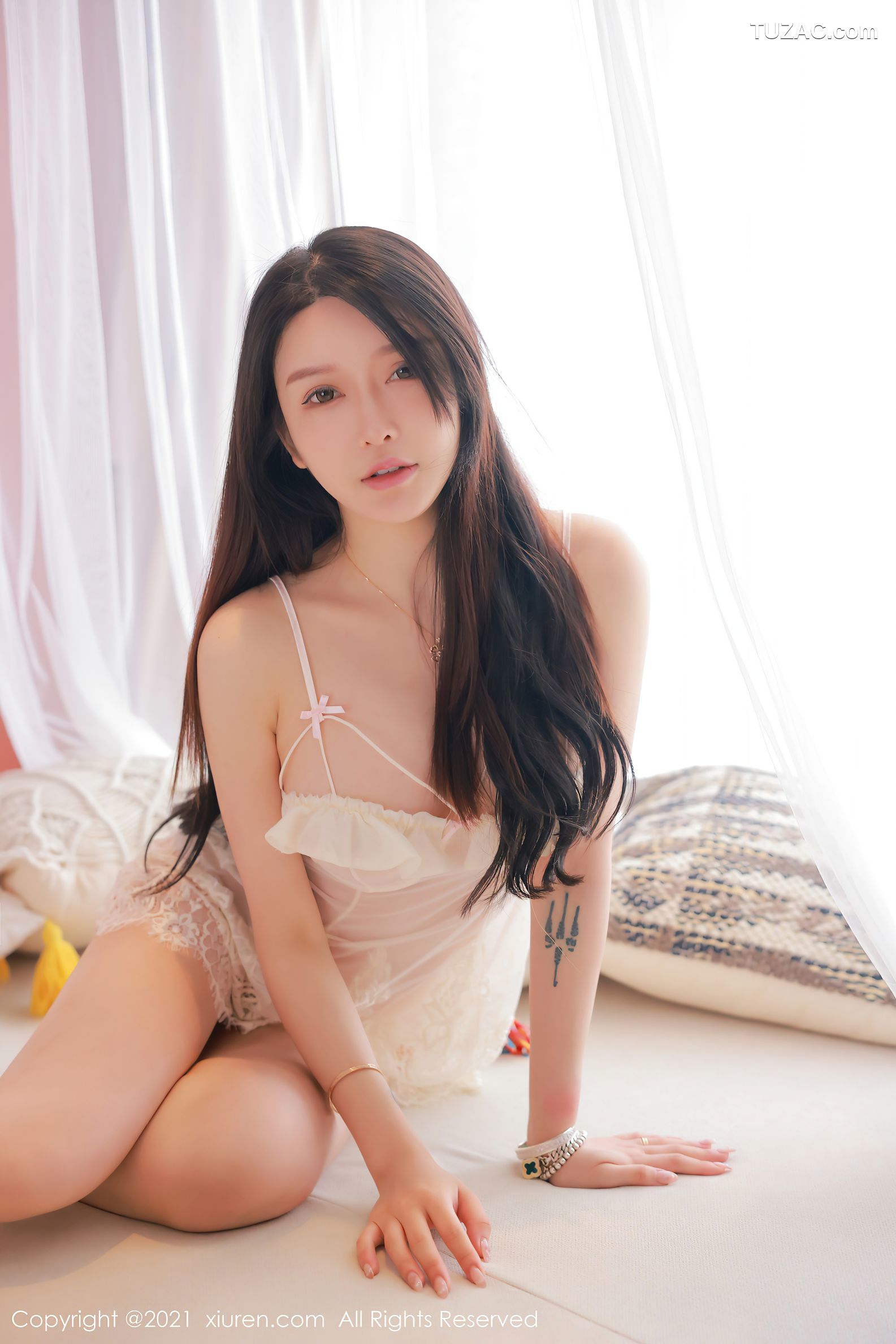 XiuRen秀人网-4160-玉兔miki-大理旅拍薄透蕾丝吊带裙-2021.11.03
