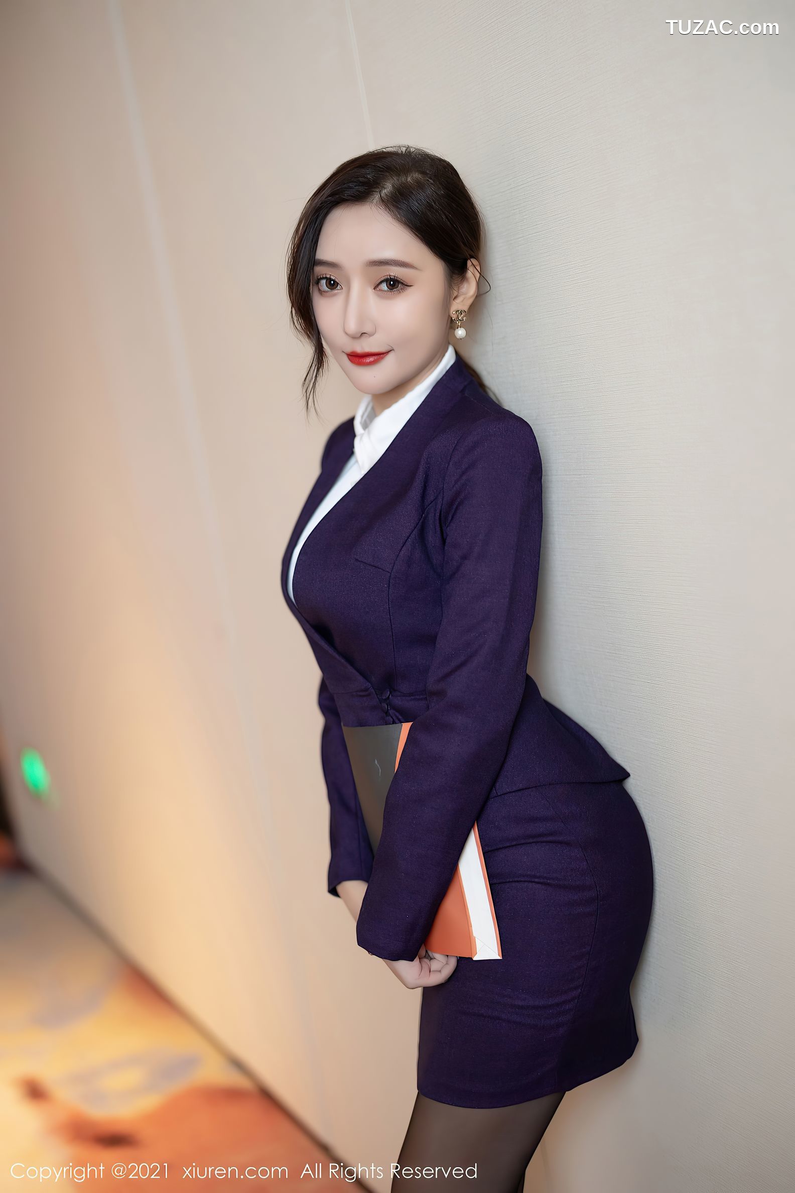 XiuRen秀人网-4184-王馨瑶Yanni-职业装OL主题-性感内衣黑丝-2021.11.08