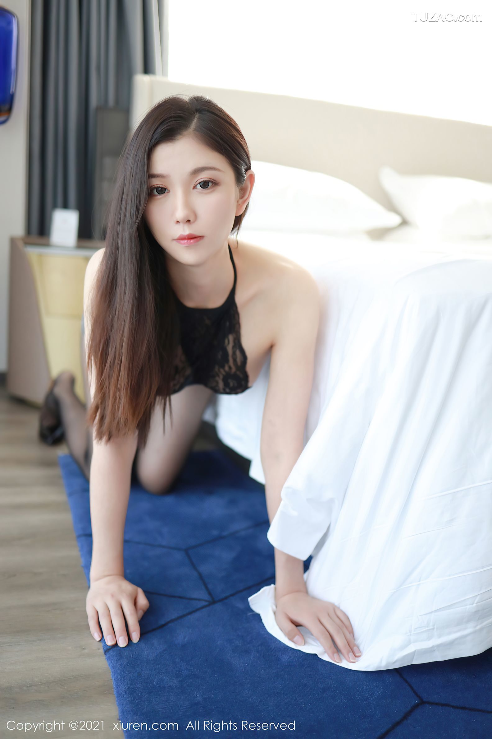 XiuRen秀人网-4208-李雅柔182CM-黑色蕾丝连身裙黑丝裤袜-2021.11.12