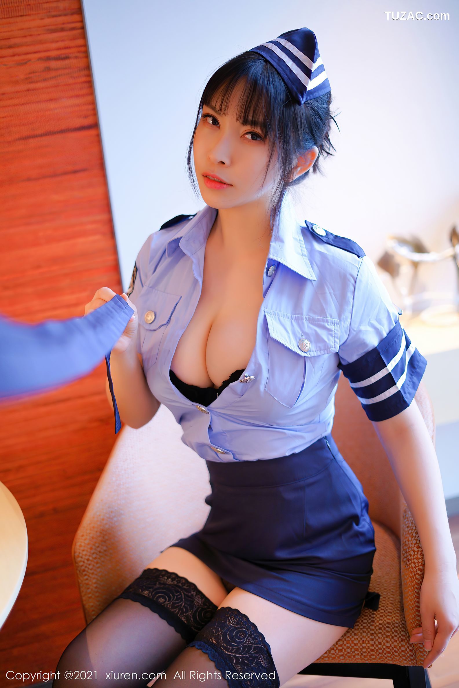 XiuRen秀人网-4233-赵惟依coco-性感空姐制服黑色蕾丝袜-2021.11.18