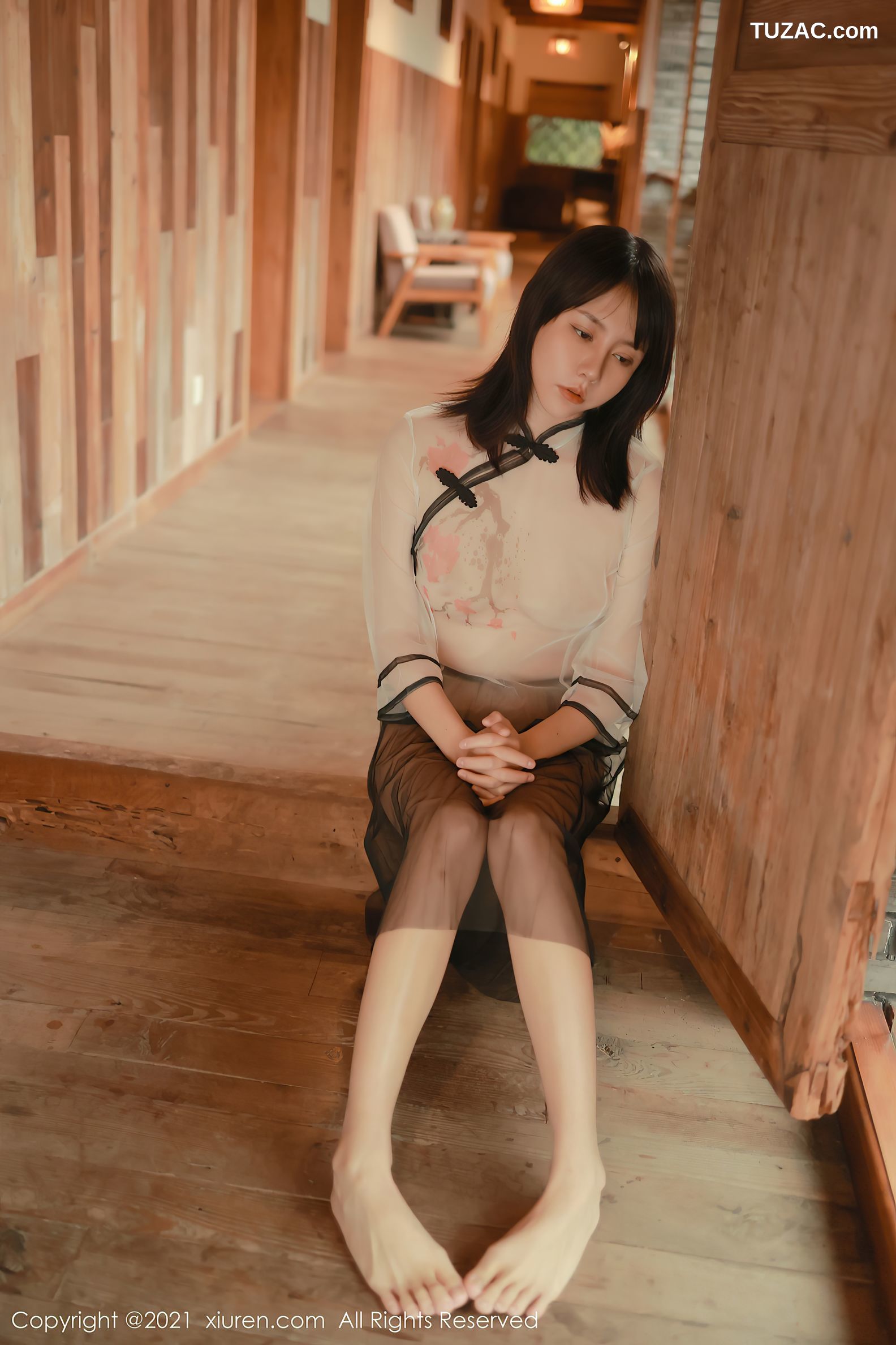 XiuRen秀人网-4234-韩希蕾-轻薄半透服饰情趣丁字裤-2021.11.18