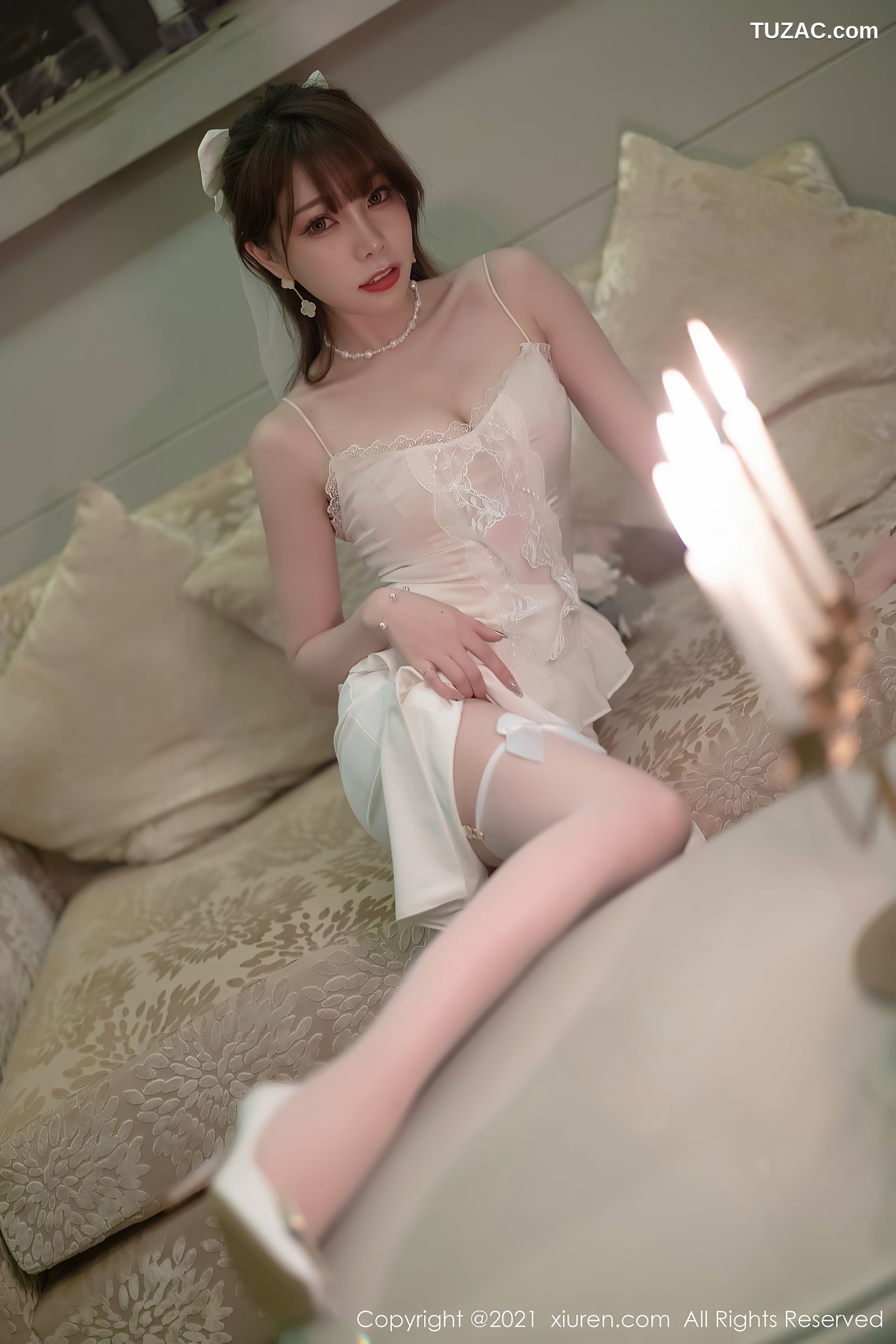 XiuRen秀人网-4269-芝芝Booty-薄透新娘服饰白丝吊带袜-2021.11.25