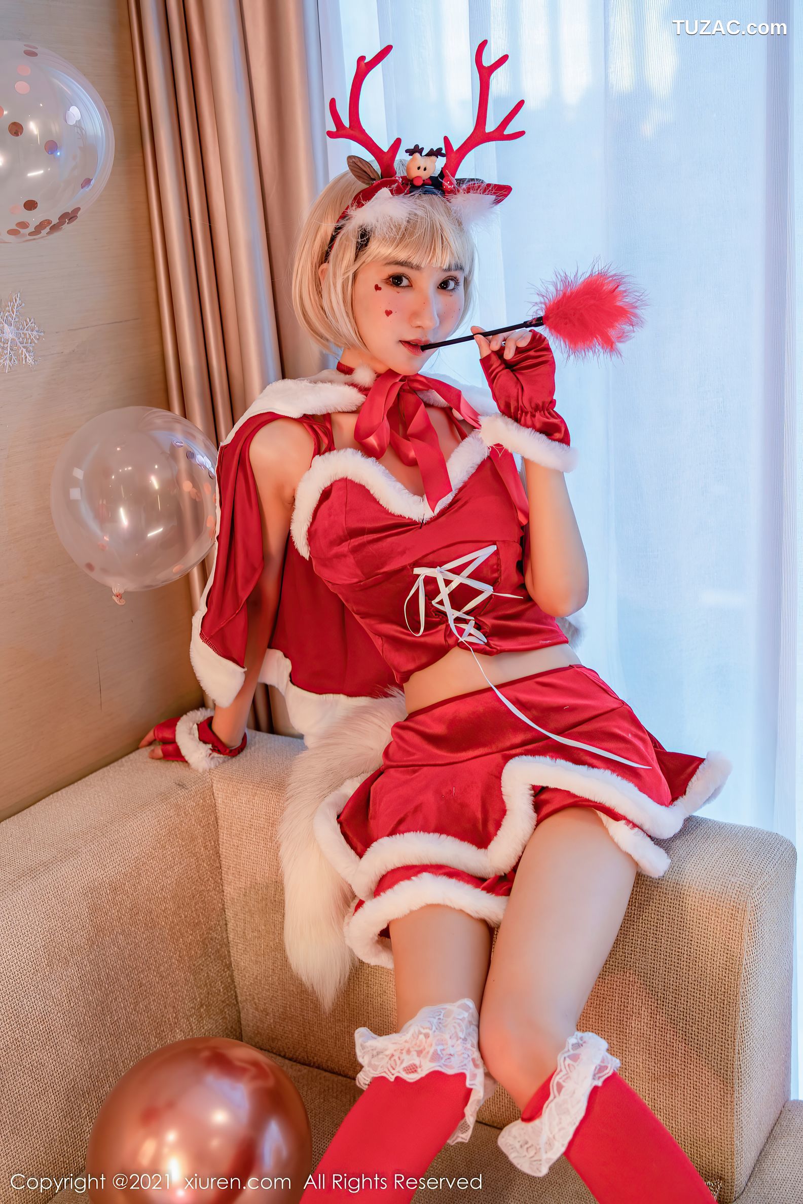 XiuRen秀人网-4300-小果冻儿-圣诞主题性感红色服饰-2021.12.06
