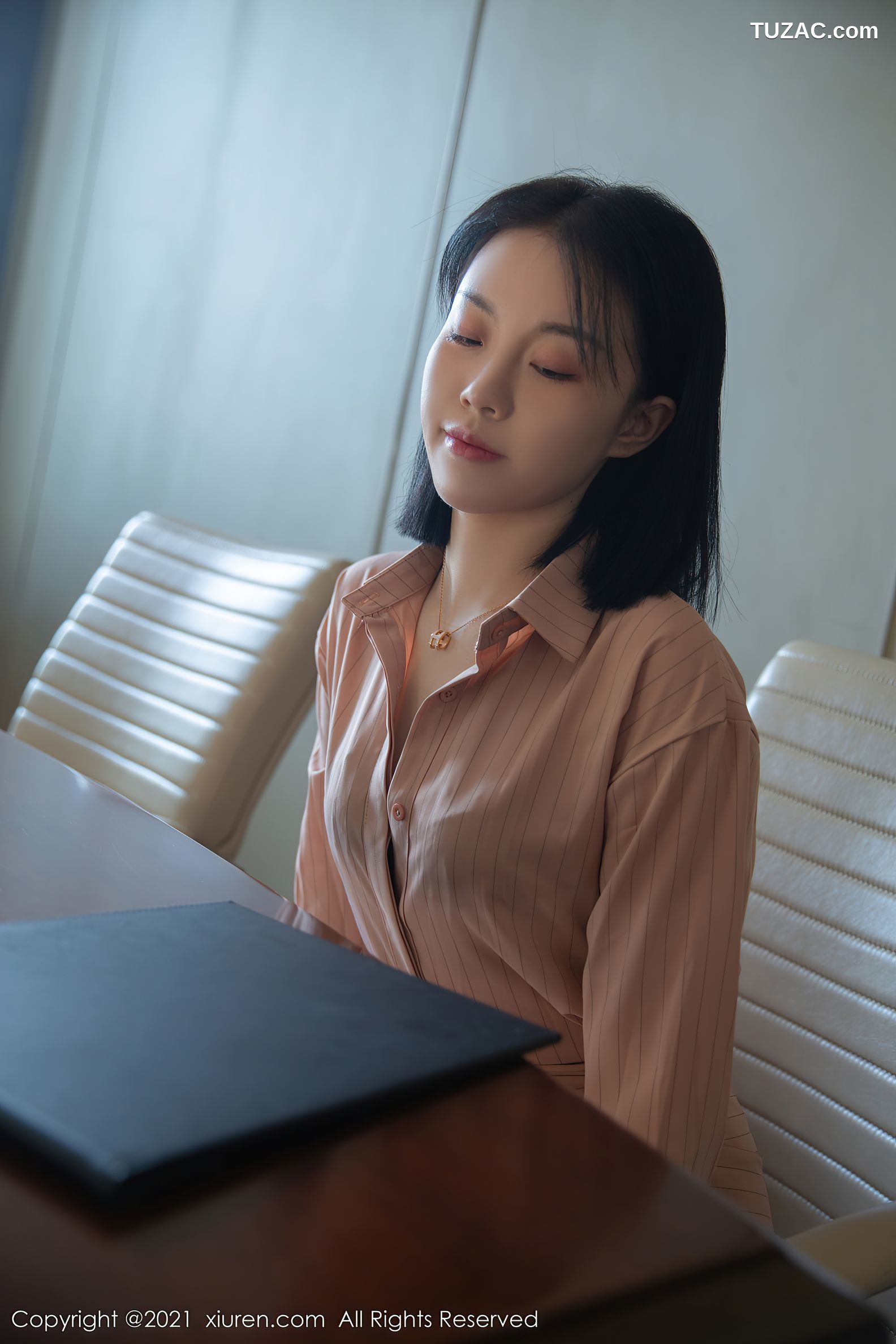 XiuRen秀人网-4393-一颗甜蛋黄a-粉色外衣性感内衣肉丝惹火-2021.12.28