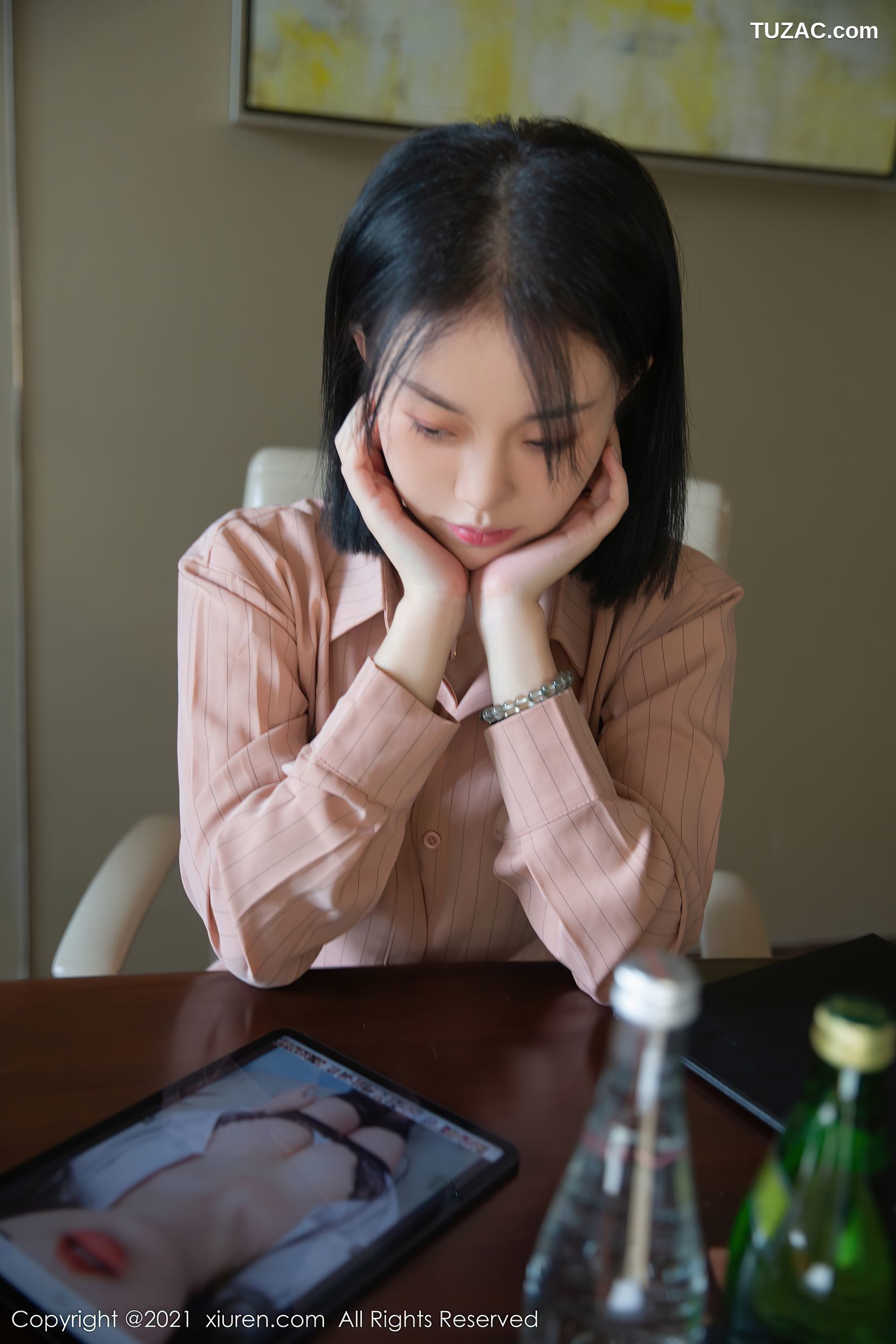 XiuRen秀人网-4393-一颗甜蛋黄a-粉色外衣性感内衣肉丝惹火-2021.12.28