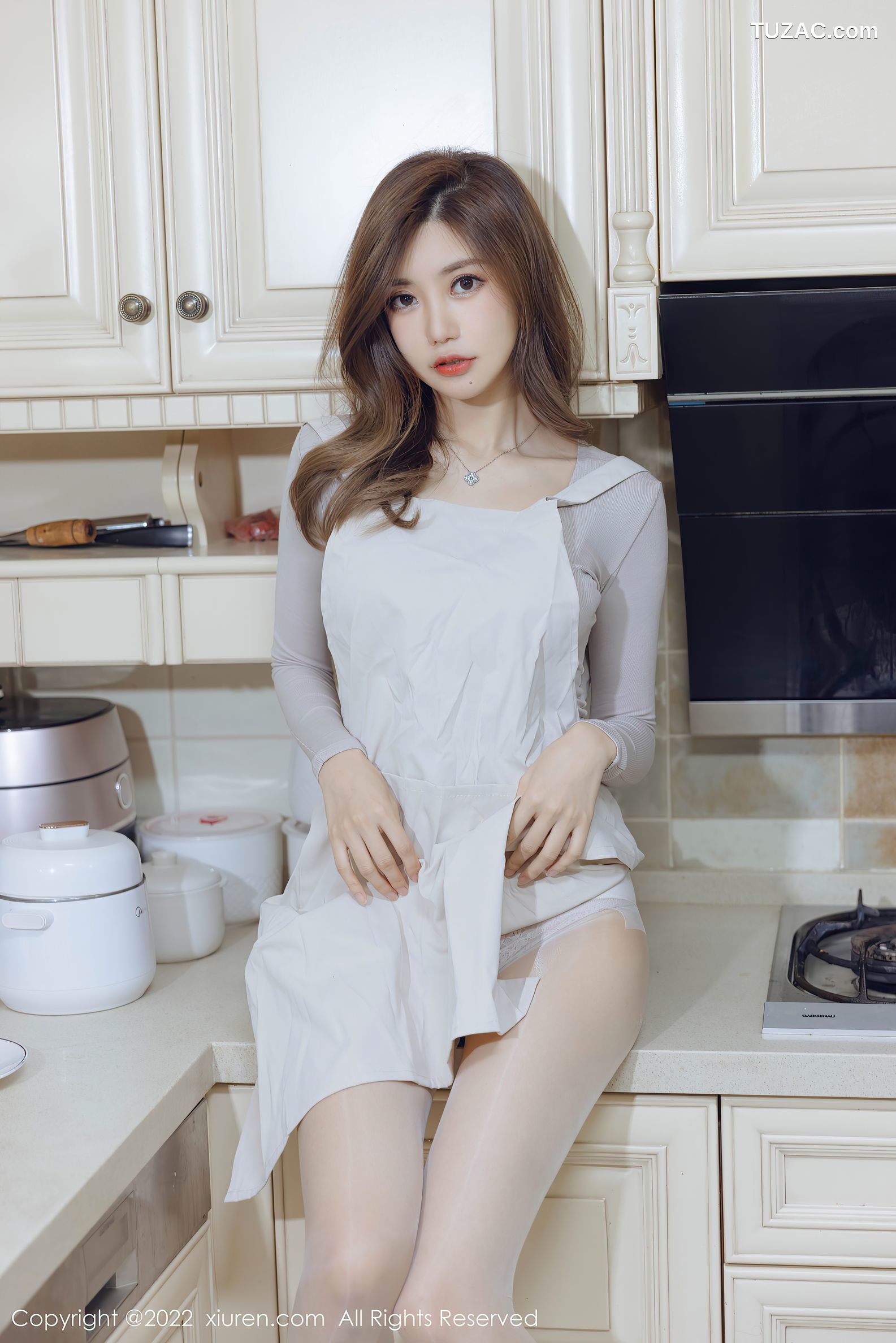 XiuRen秀人网-4438-绮里嘉Ula-厨娘主题-性感内衣白丝-2022.01.07