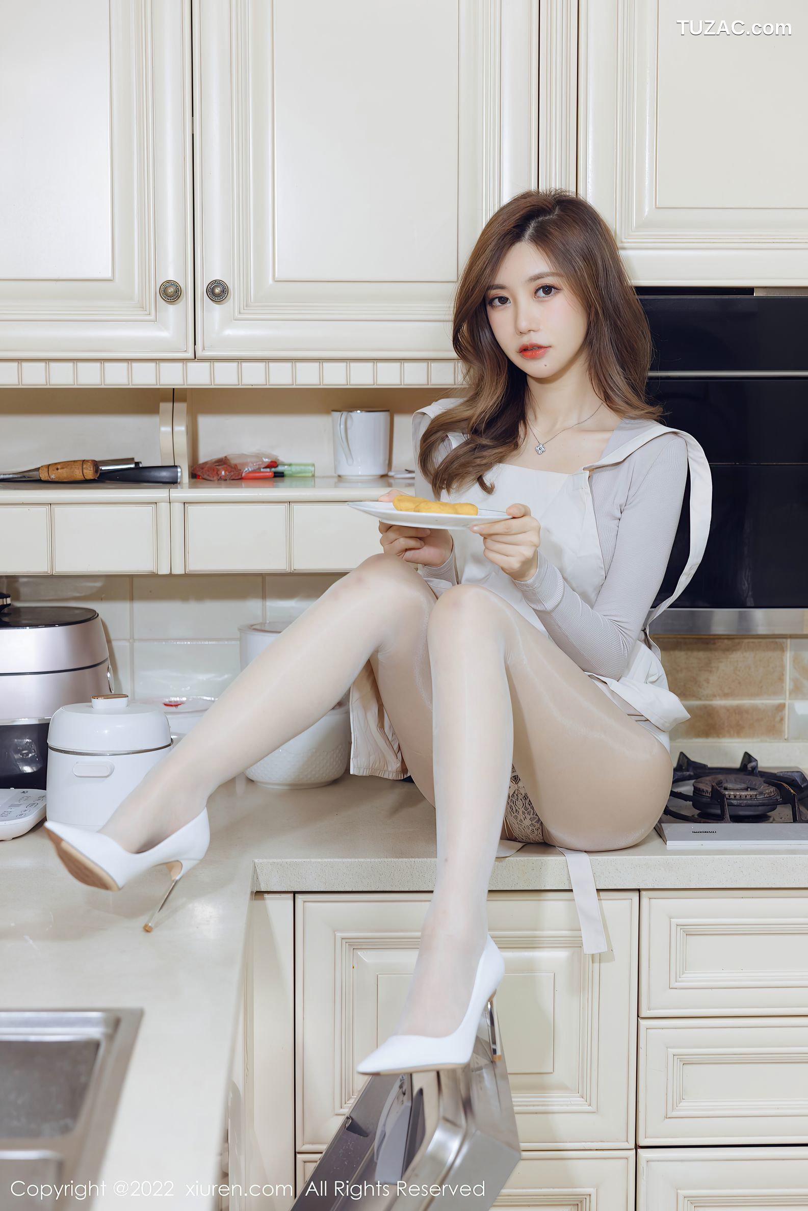 XiuRen秀人网-4438-绮里嘉Ula-厨娘主题-性感内衣白丝-2022.01.07