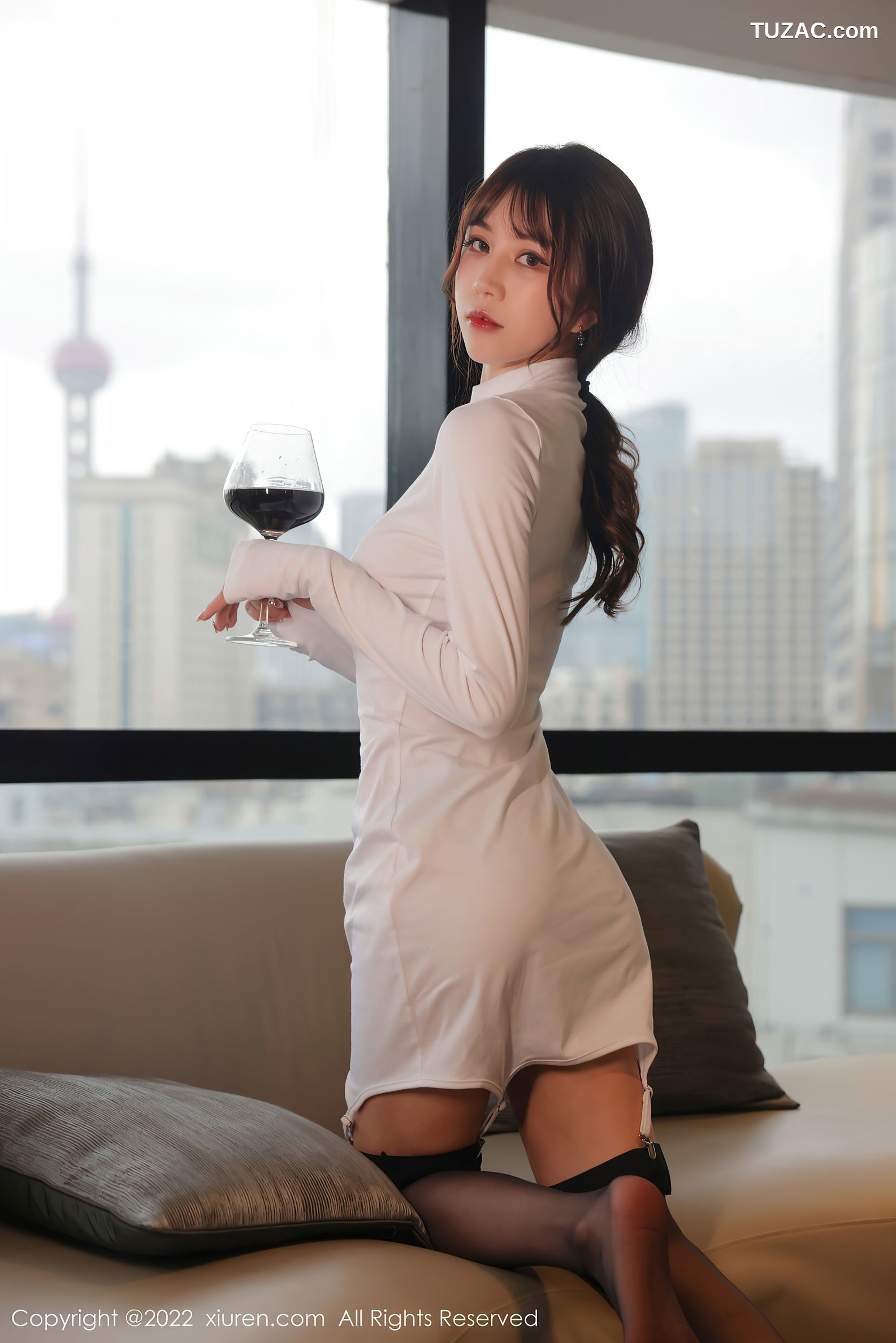 XiuRen秀人网-4494-Tina_甜仔-白色轻透连衣裙黑丝吊带袜-2022.01.21