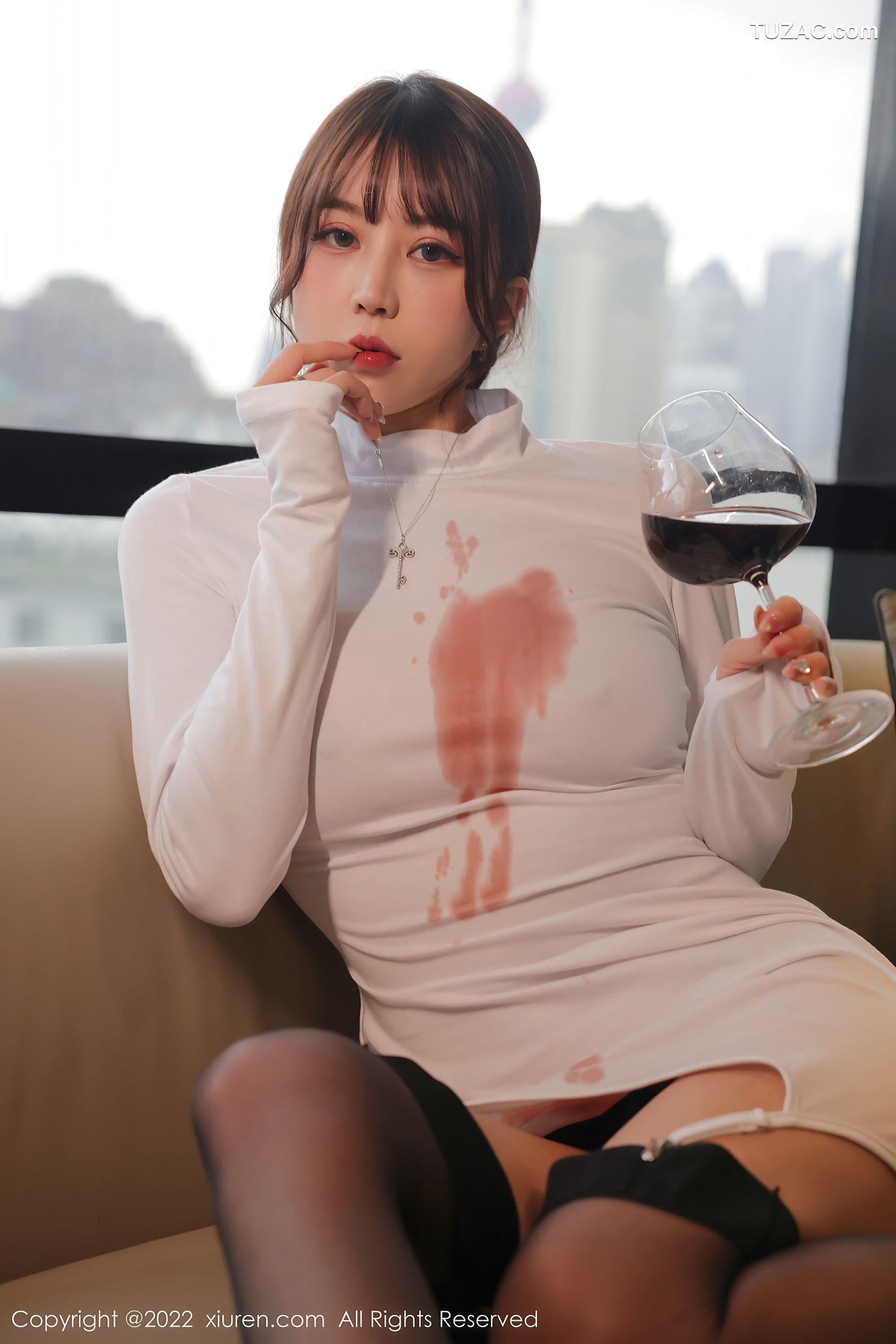 XiuRen秀人网-4494-Tina_甜仔-白色轻透连衣裙黑丝吊带袜-2022.01.21