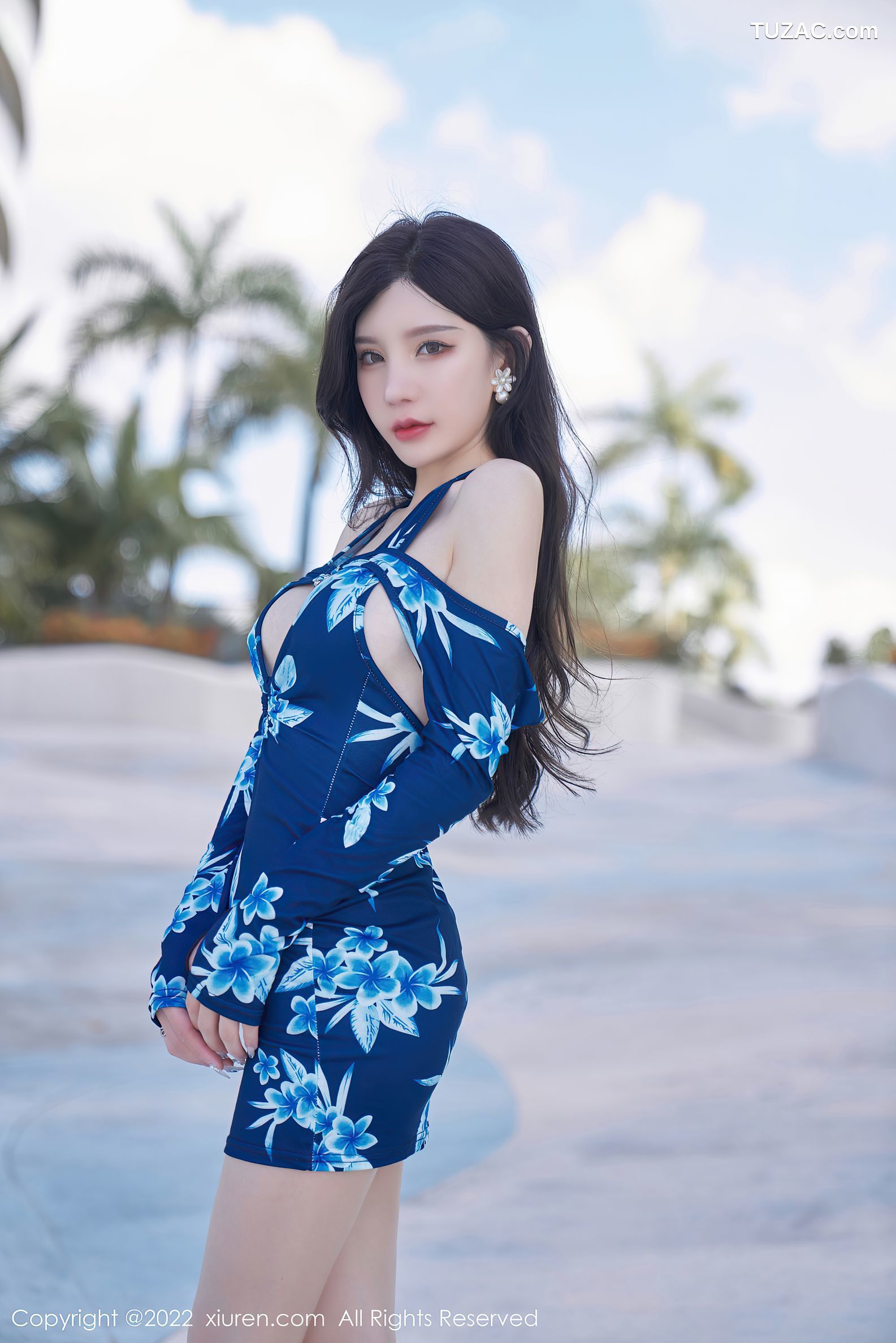 XiuRen秀人网-4563-周于希Sally-三亚旅拍性感蓝花纹连身衣-2022.02.09