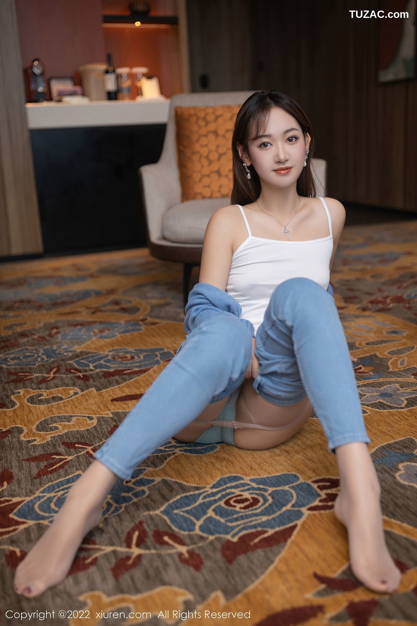 XiuRen秀人网-4582-唐安琪-小学妹角色扮演轻透白色上衣牛仔裤-2022.02.14