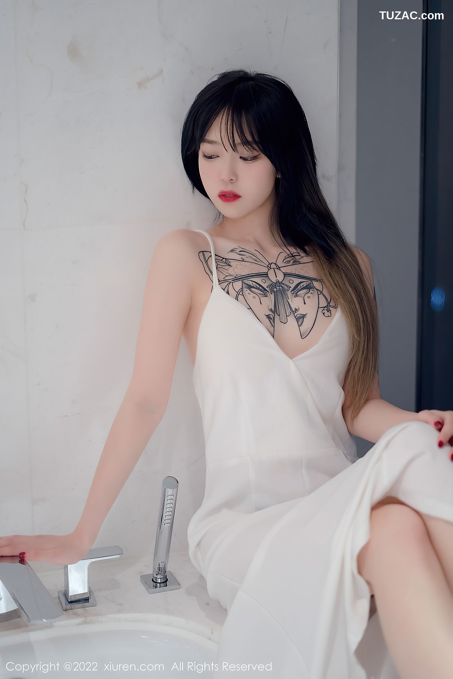 XiuRen秀人网-4611-奶瓶-浴室白色轻透薄纱吊带长裙-2022.02.21
