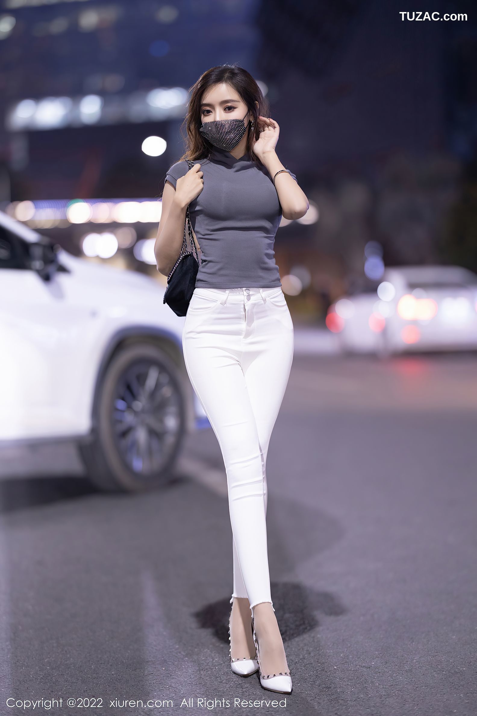 XiuRen秀人网-4621-王馨瑶Yanni-深灰色收身上衣白色长裤-2022.02.22