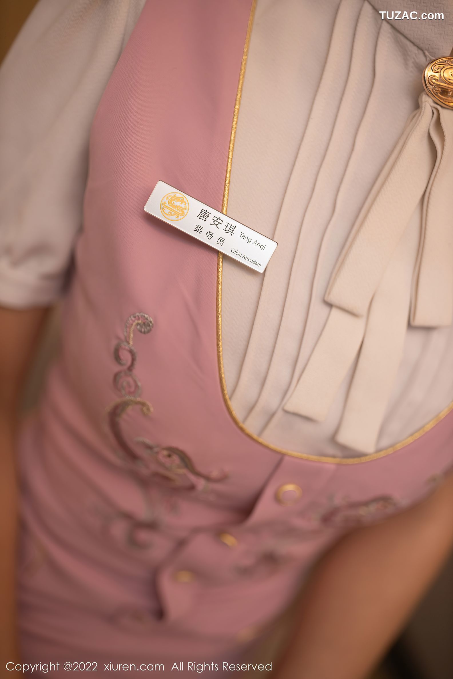 XiuRen秀人网-4647-唐安琪-珠三角旅拍空姐角色扮演淡粉色内衣丝袜-2022.02.28
