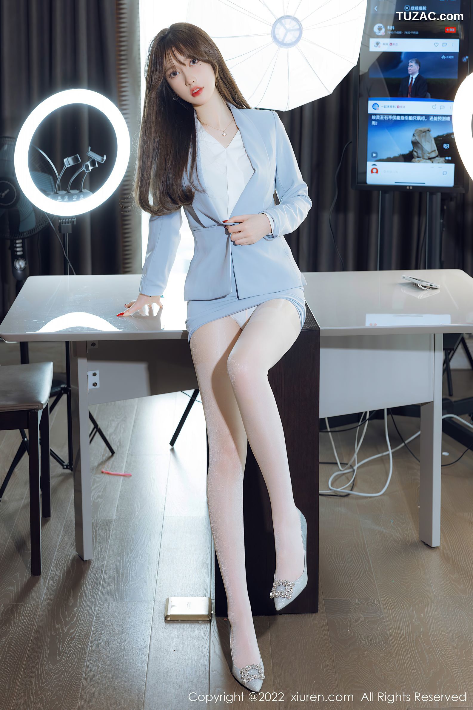 XiuRen秀人网-4658-美桃酱-蓝色制服系列性感内衣超薄肉丝-2022.03.02