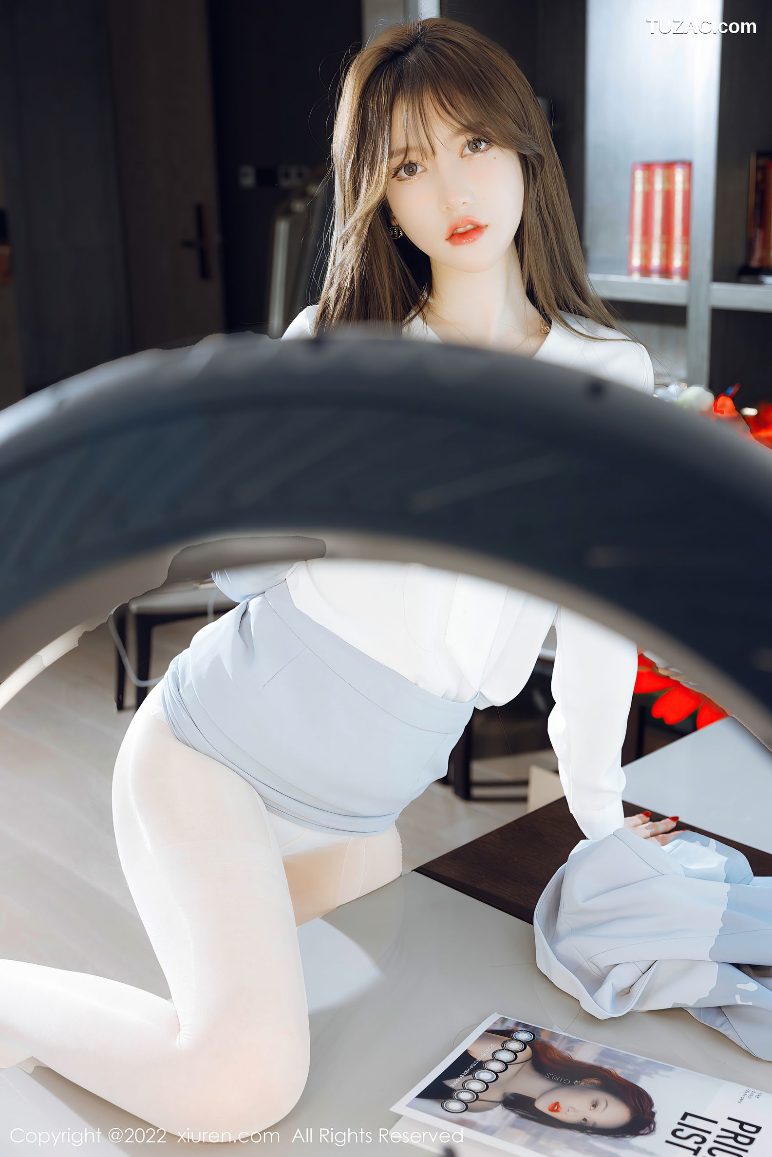 XiuRen秀人网-4658-美桃酱-蓝色制服系列性感内衣超薄肉丝-2022.03.02