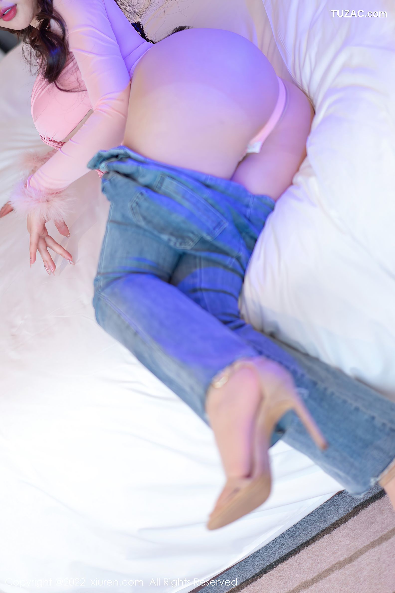 XiuRen秀人网-4672-小海臀Rena-牛仔裤性感粉色高叉连体衣-2022.03.04