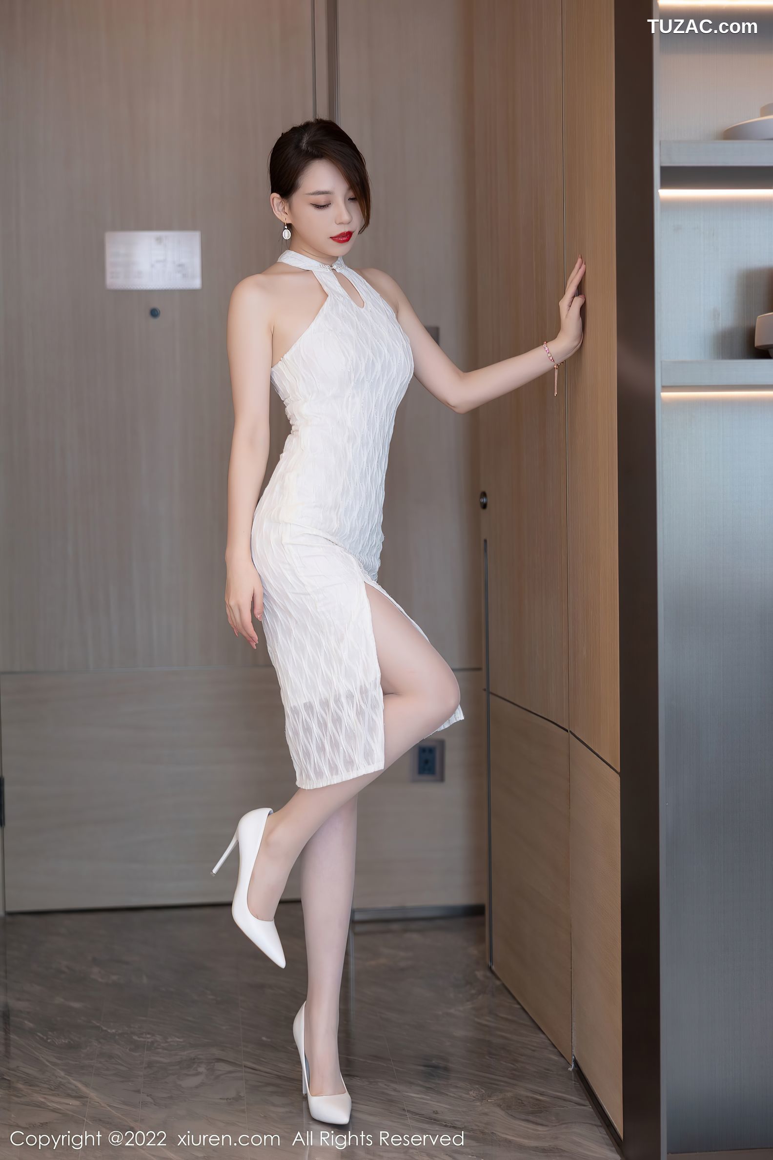 XiuRen秀人网-4691-言沫-白色轻透连衣裙灰色内衣原色丝袜-2022.03.09