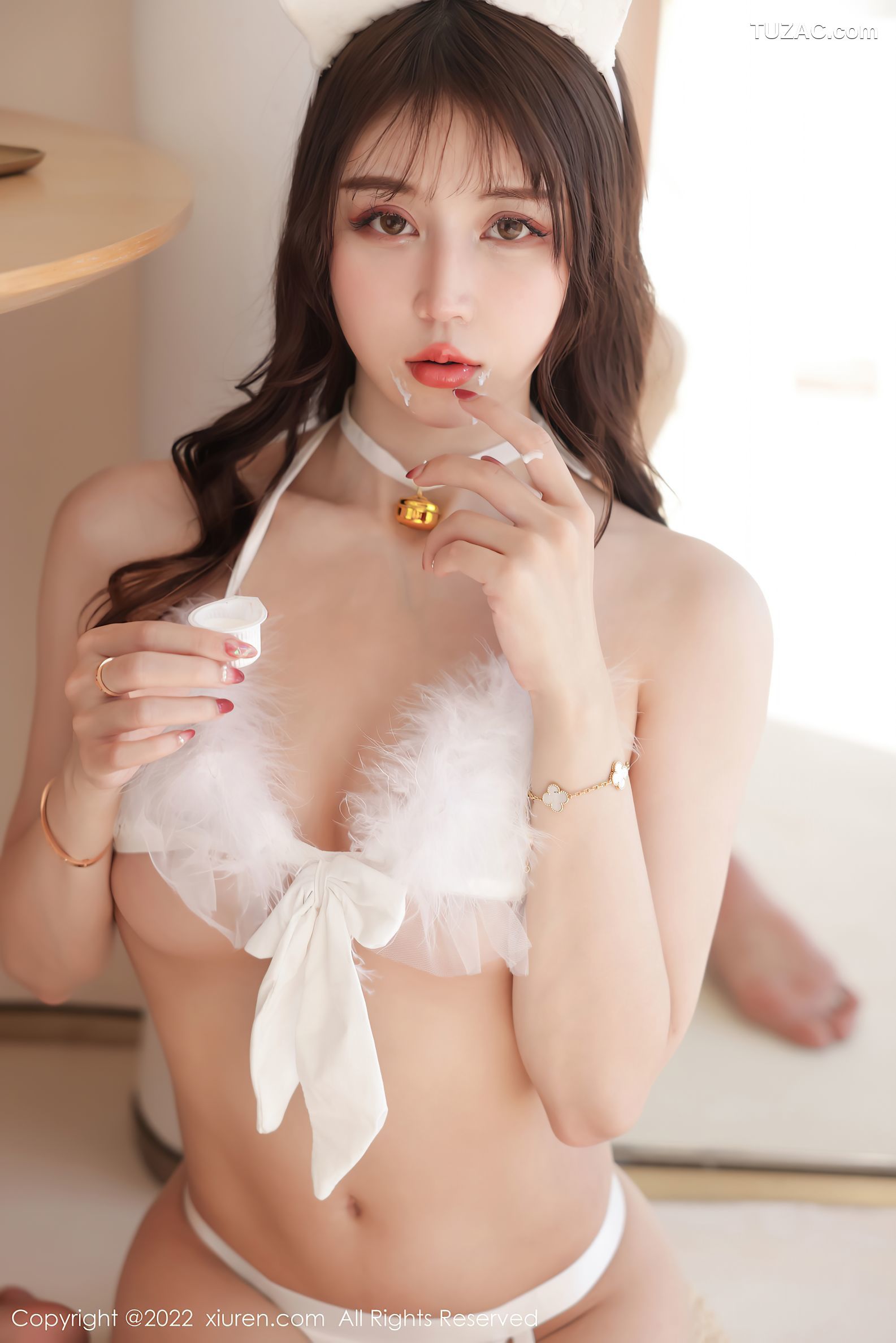 XiuRen秀人网-4738-Tina_甜仔-性感白色绒毛内衣-2022.03.18