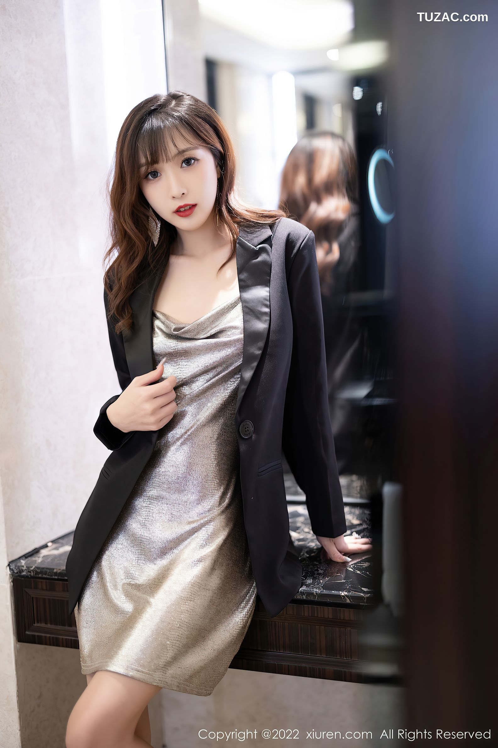 XiuRen秀人网-4803-林星阑-性感银色吊带裙原色丝袜-2022.03.31