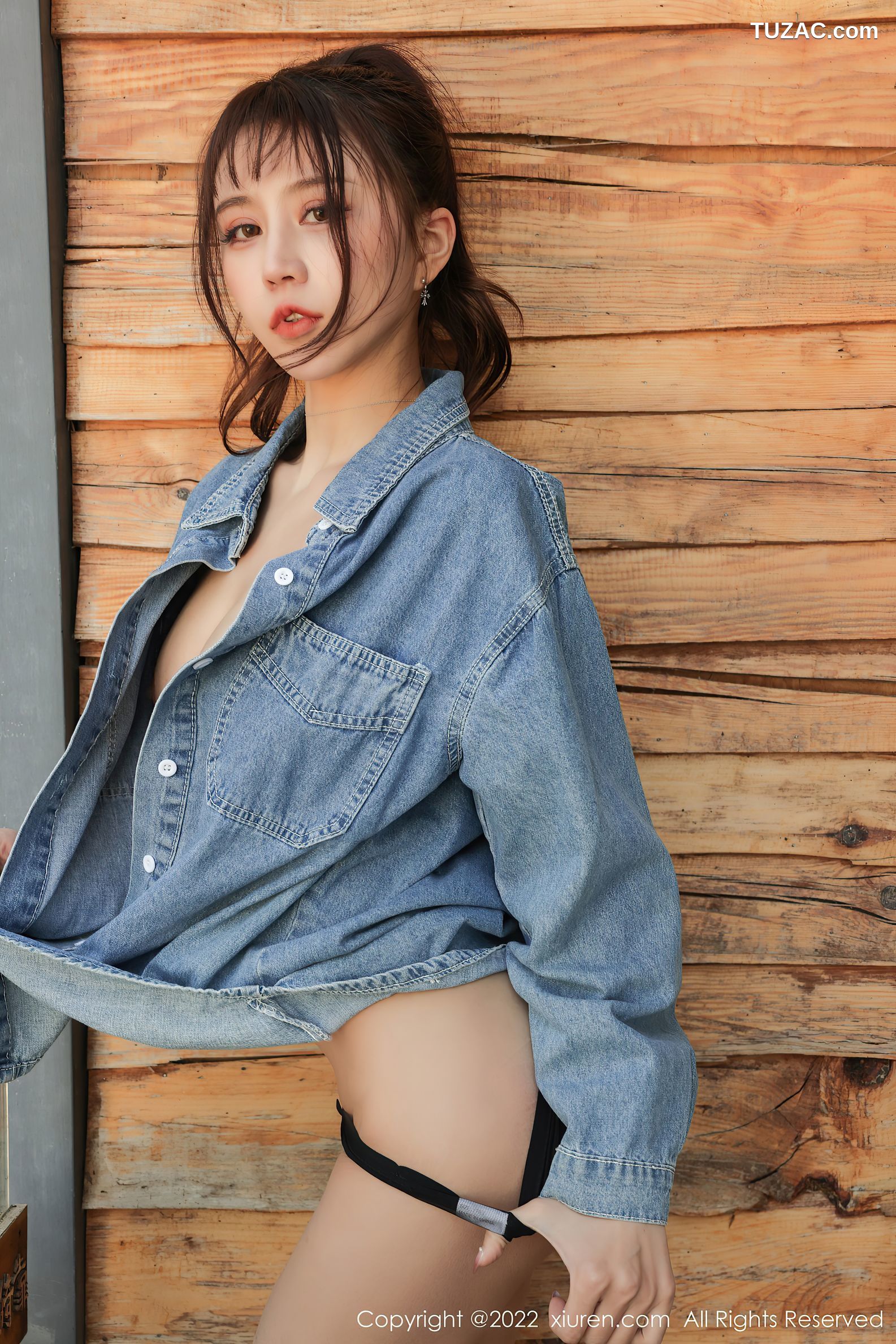 XiuRen秀人网-4804-Tina_甜仔-大理旅拍-牛仔衣黑色连体衣-2022.03.31