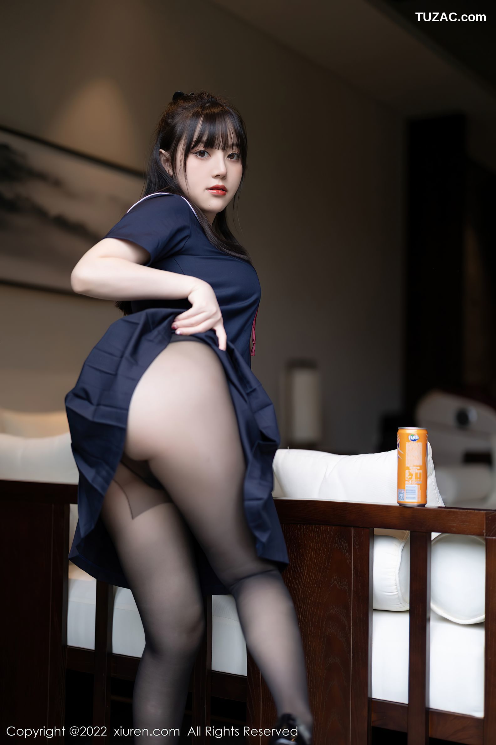XiuRen秀人网-4826-豆瓣酱-性感深蓝色套装超薄黑丝-2022.04.06