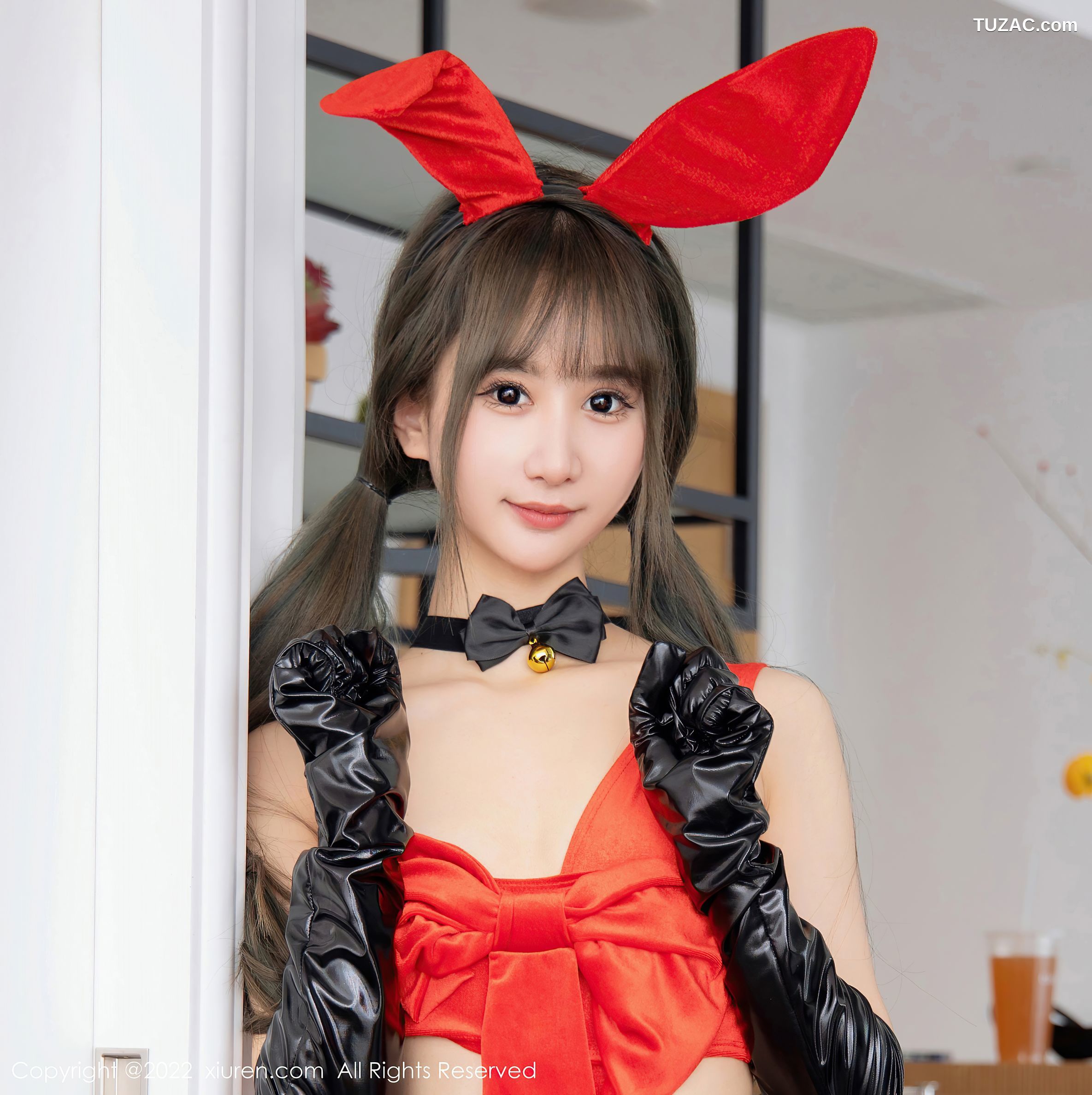 XiuRen秀人网-4828-小果冻儿-性感兔子礼物装扮红色服饰黑皮靴-2022.04.06