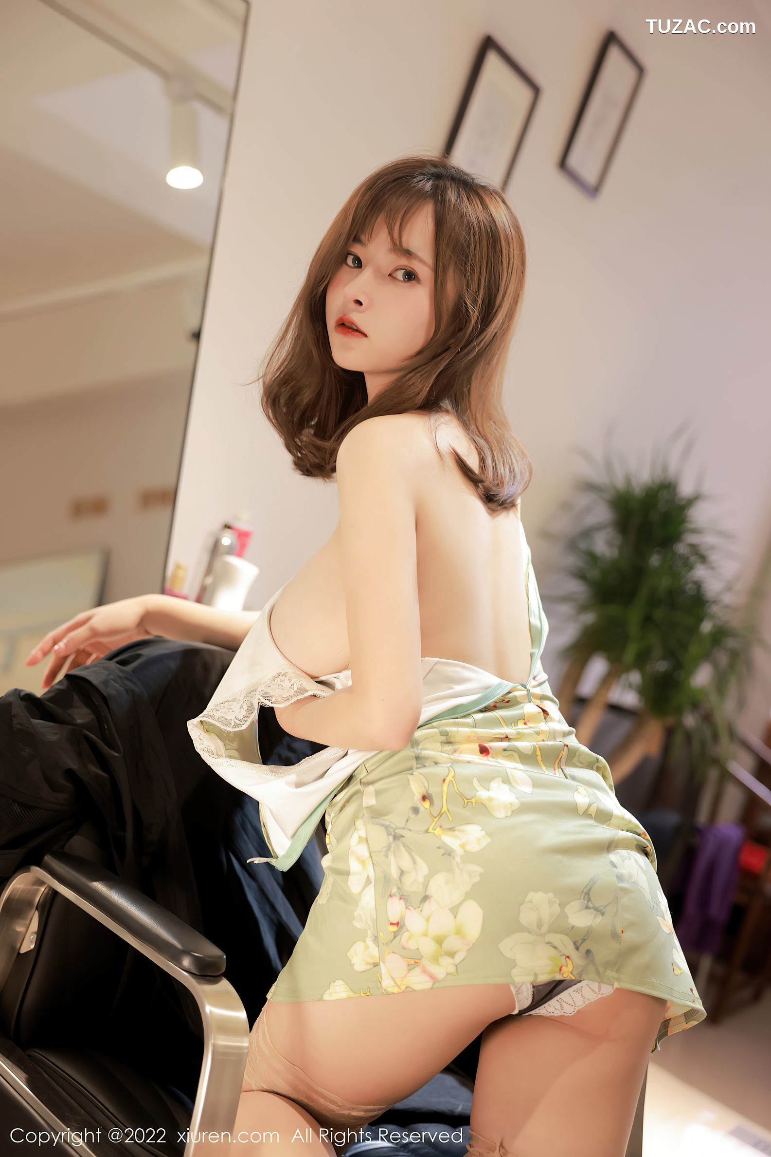 XiuRen秀人网-4895-奈沐子-云南大理旅拍绿灰色旗袍傲人上围-2022.04.20