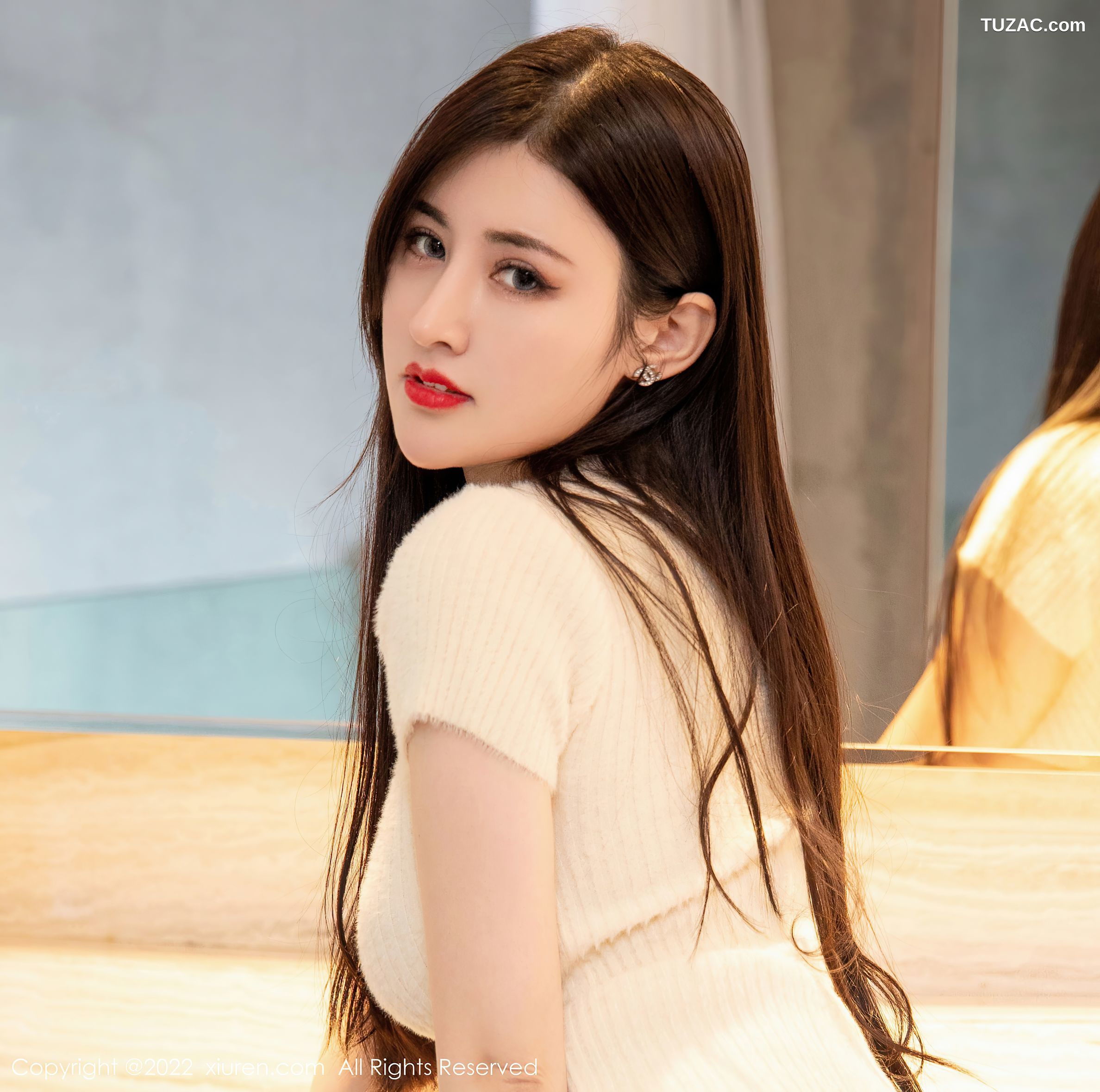XiuRen秀人网-4907-诗诗kiki-米色上衣性感红色内衣-2022.04.22