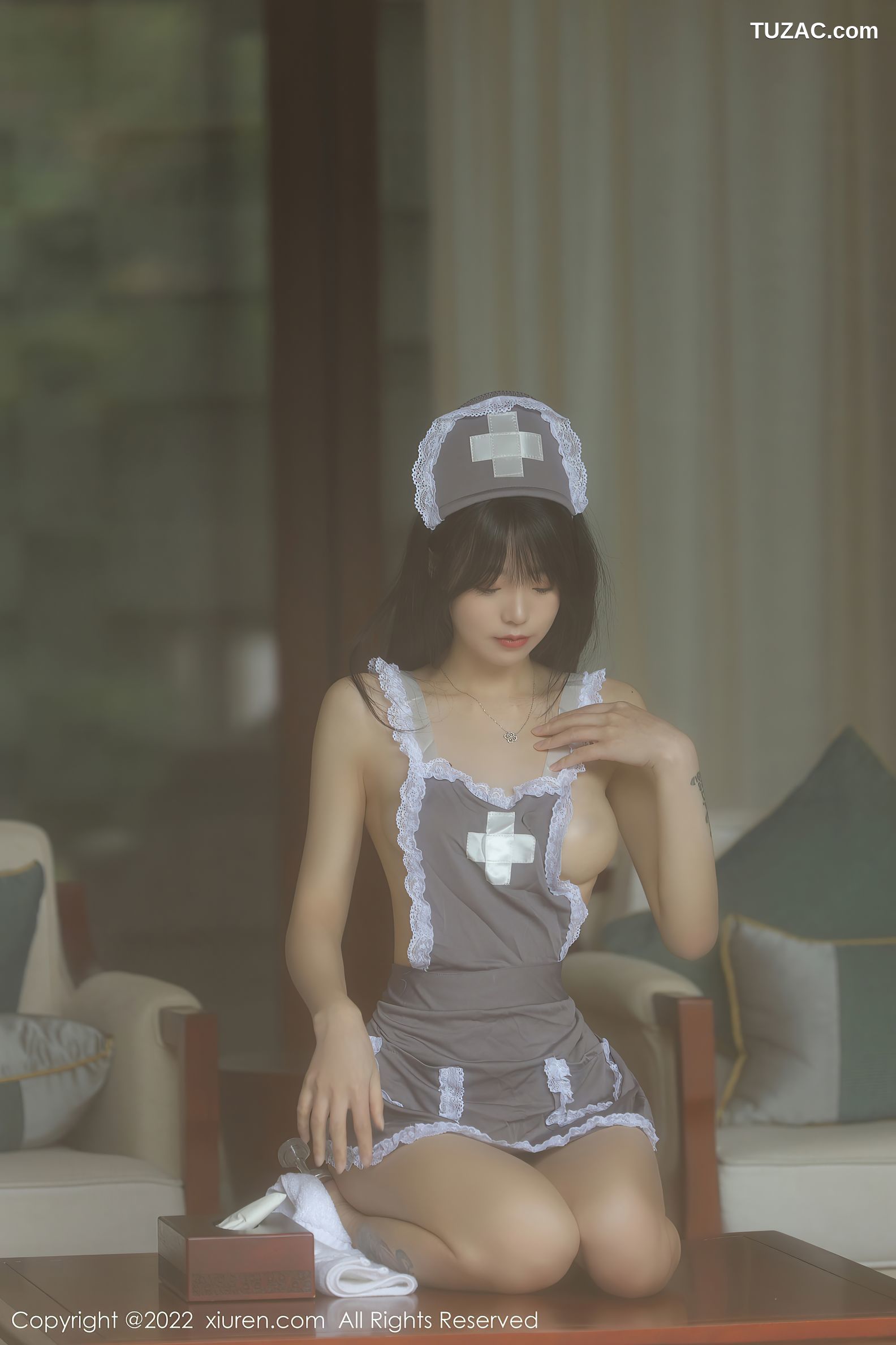 XiuRen秀人网-4924-佘贝拉Bella-海南岛旅拍灰色女仆装-2022.04.26