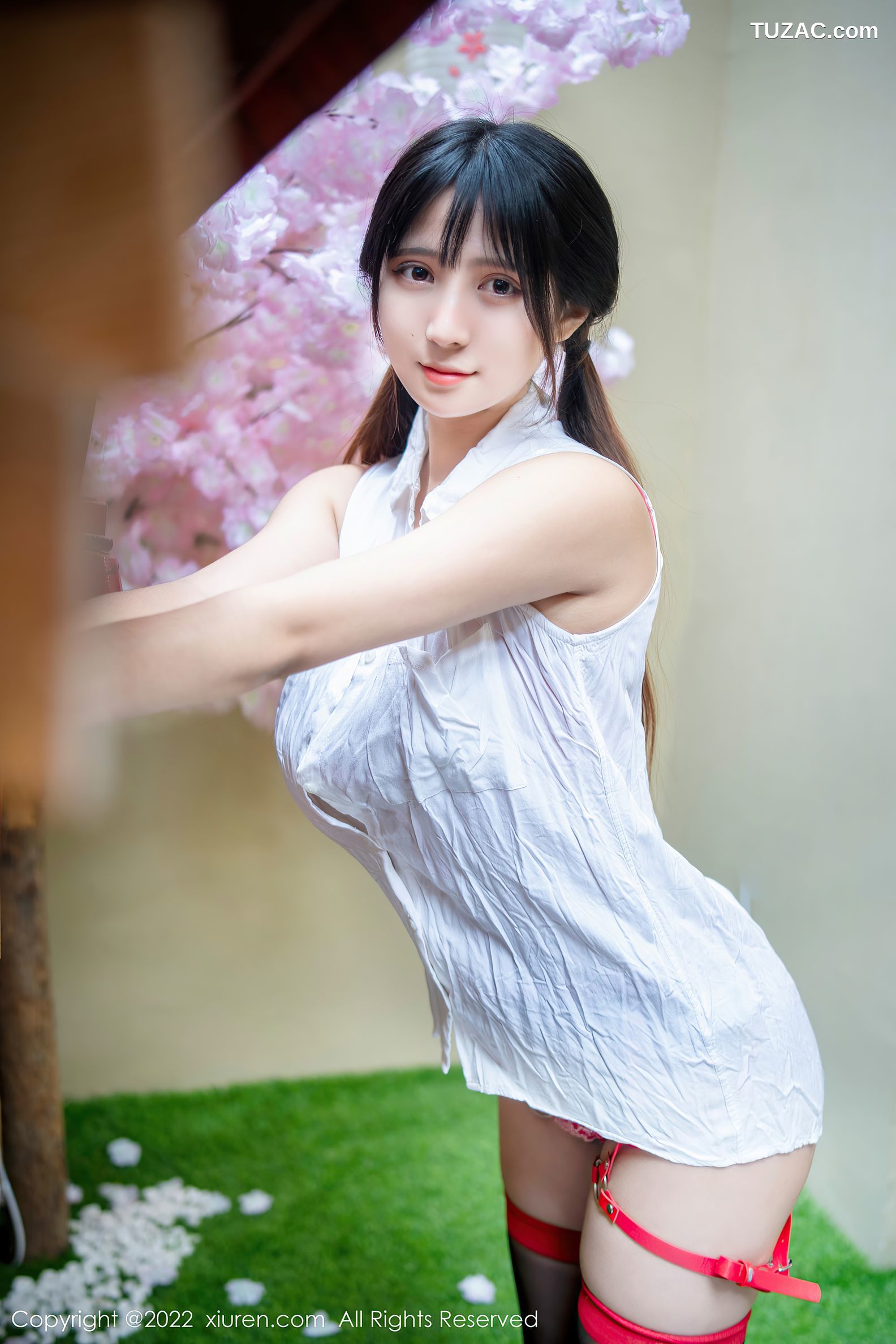 XiuRen秀人网-4930-久久Aimee-白上衣红色带子情趣装-2022.04.27