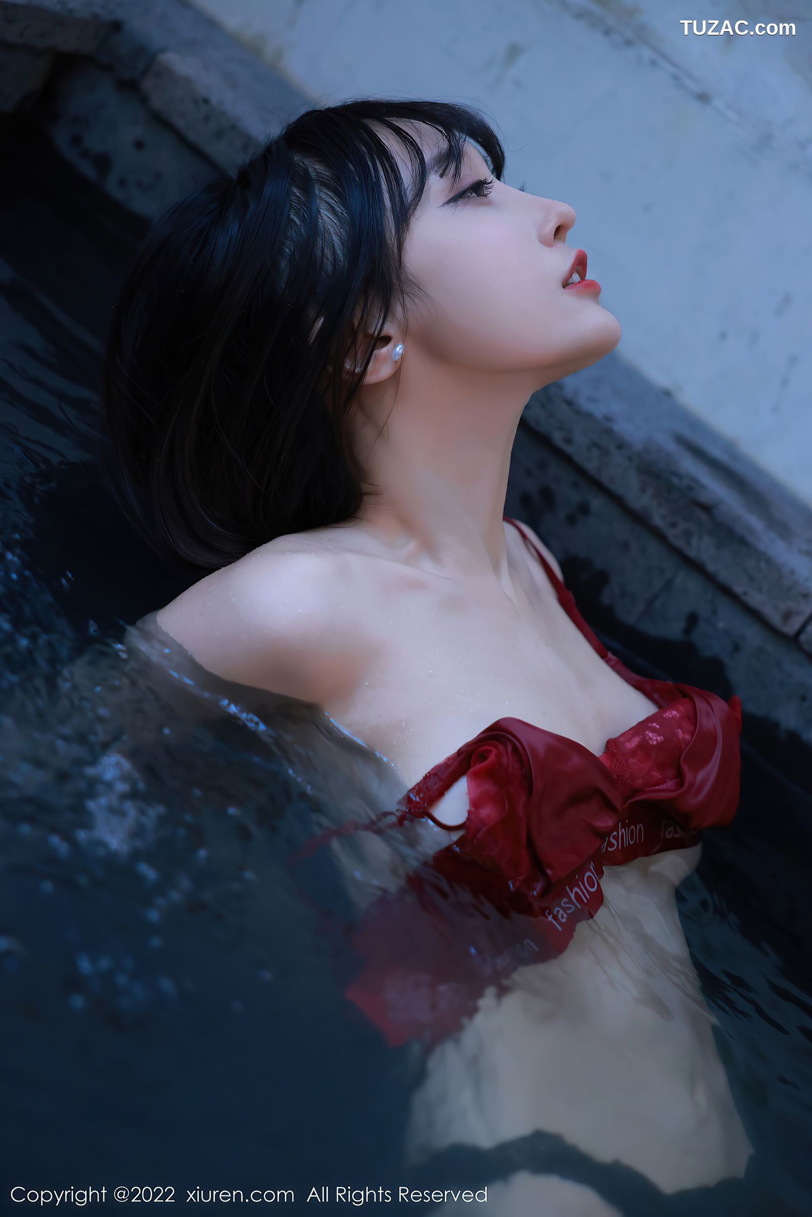 XiuRen-No.5283-玥儿玥-褐薄衫红bra黑丝