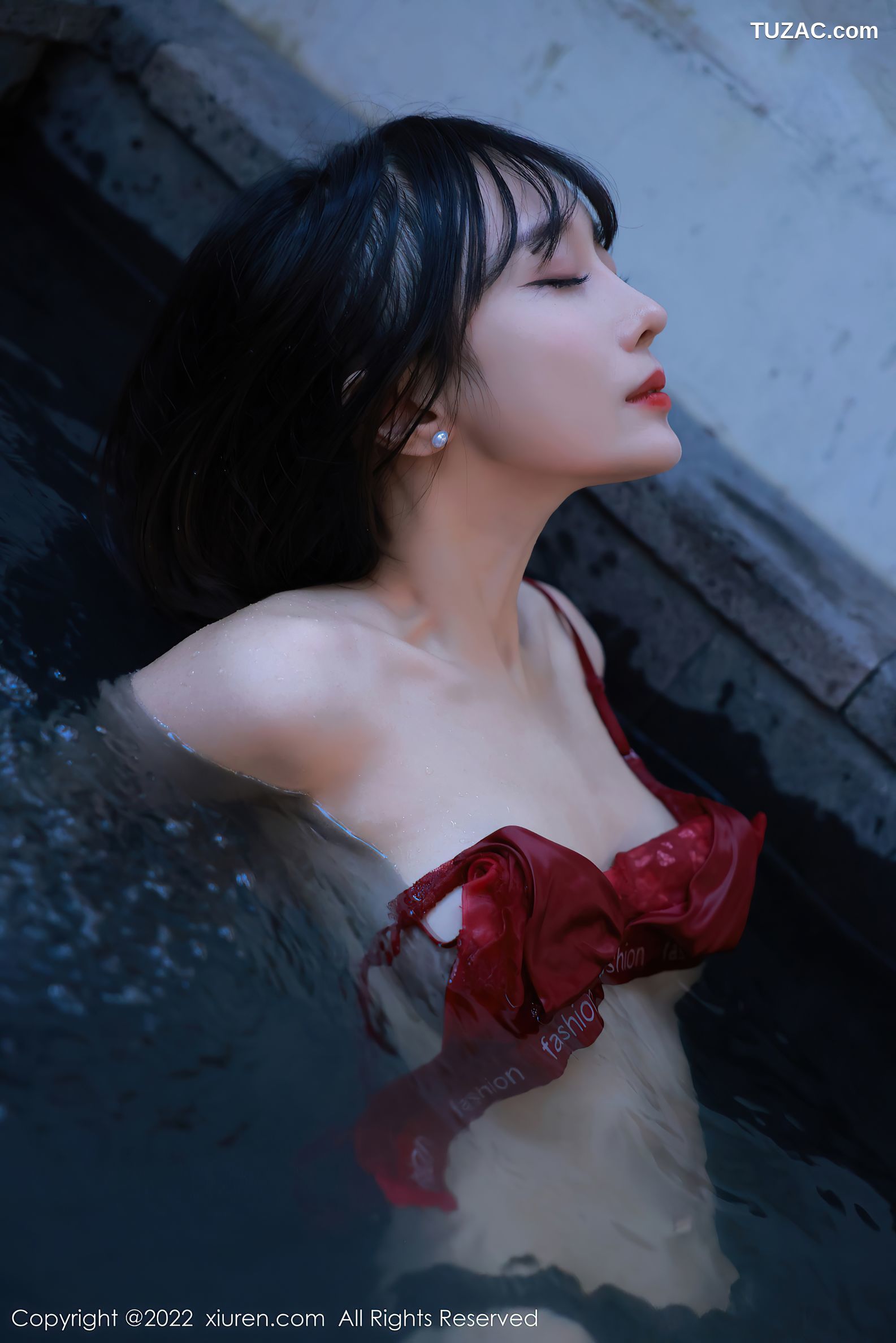 XiuRen-No.5283-玥儿玥-褐薄衫红bra黑丝