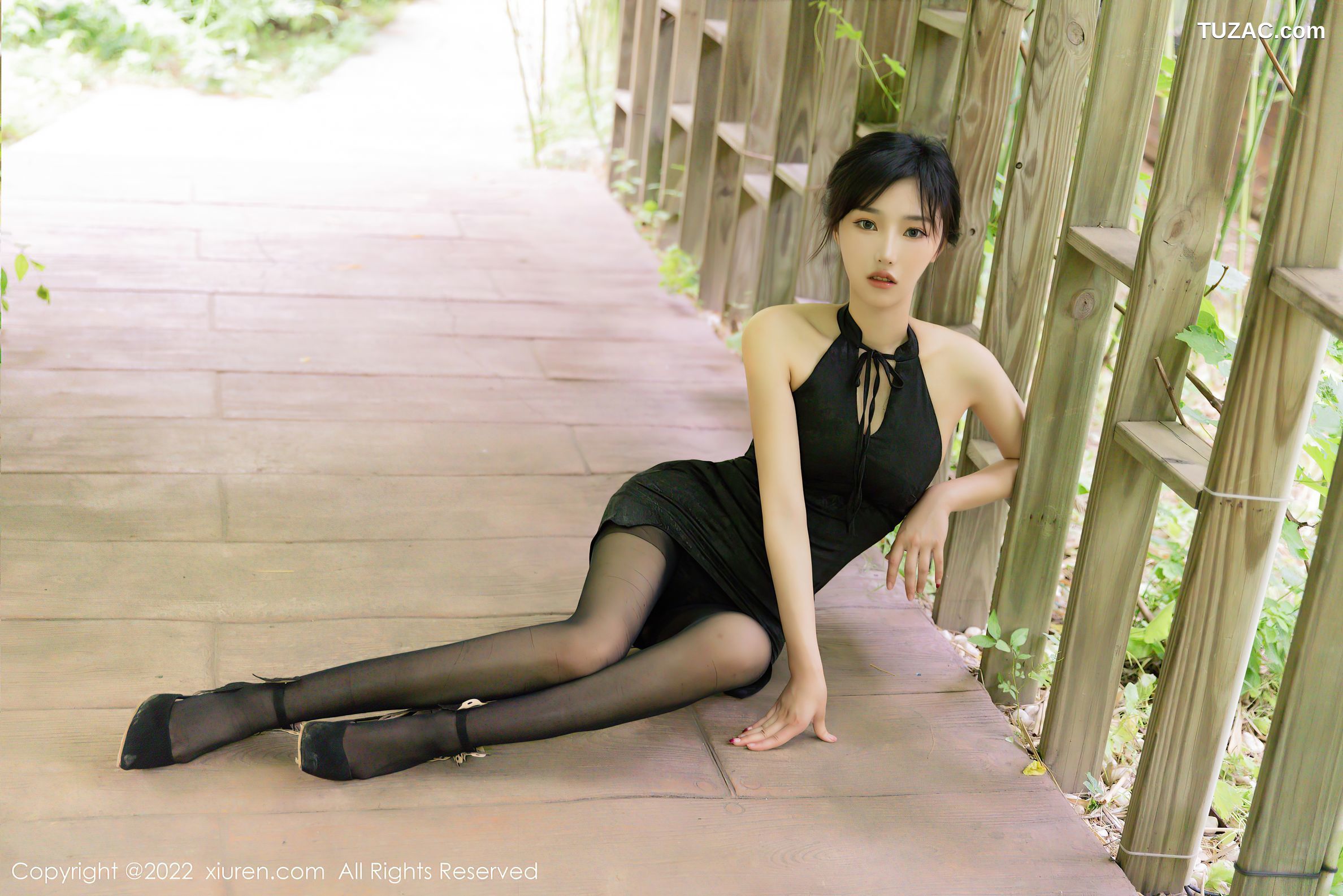 XiuRen-No.5294-西门小玉-黑色露背超短裙黑丝