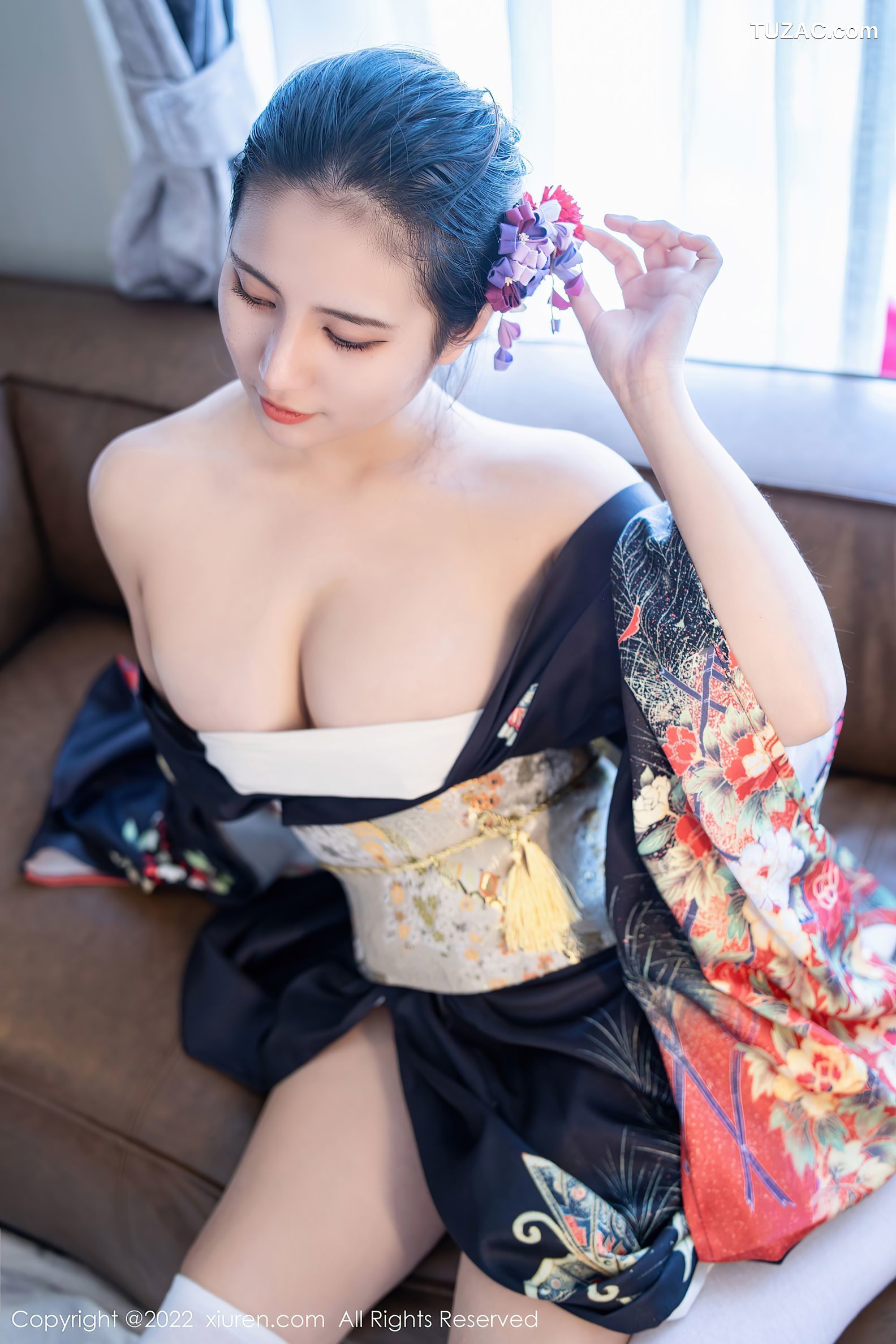 XiuRen-No.5309-久久Aimee-和服下的动人身体