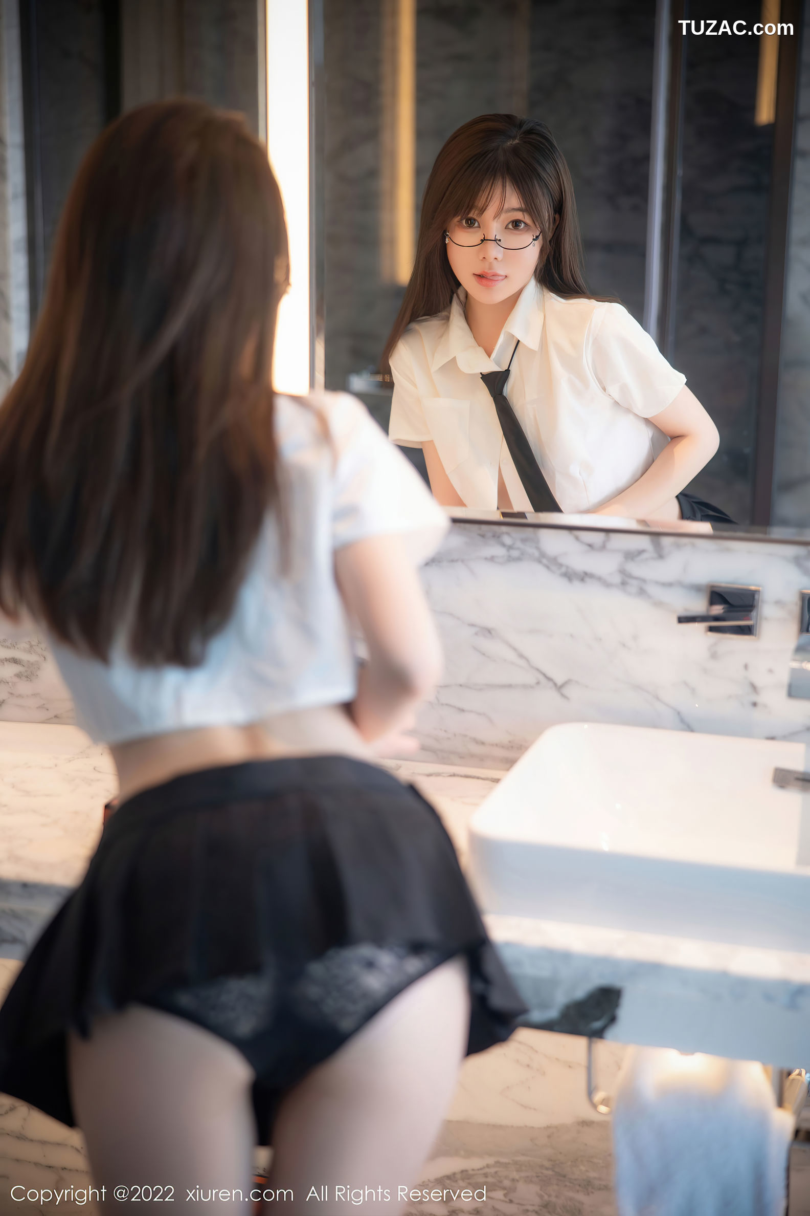 XiuRen-No.5365-婠婠么-学生白衫黑短裙黑丝袜