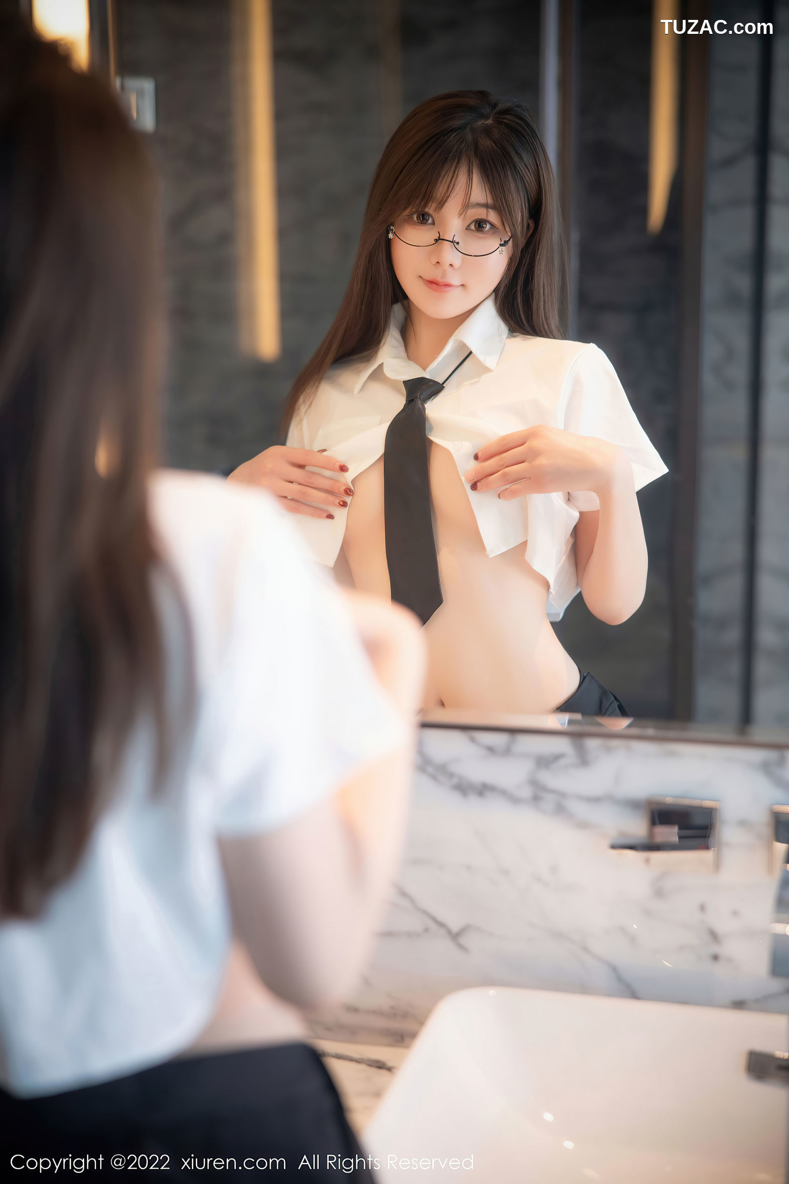 XiuRen-No.5365-婠婠么-学生白衫黑短裙黑丝袜