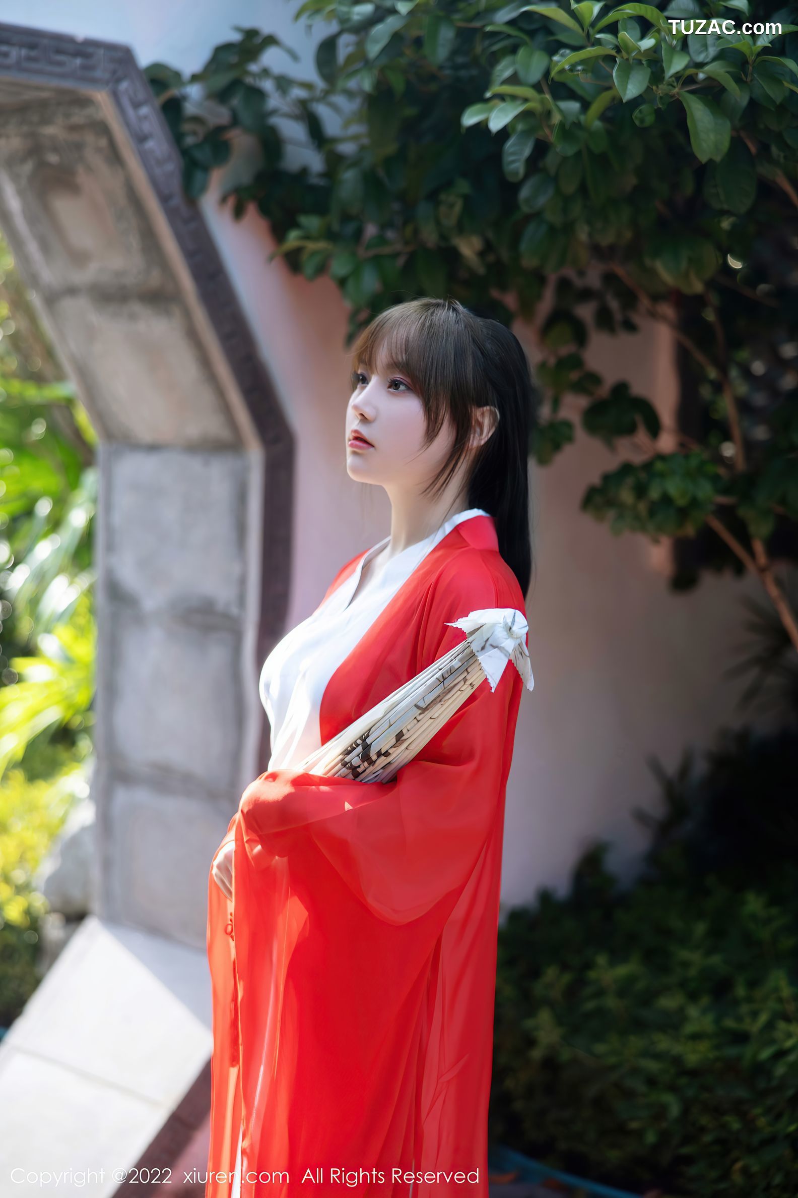 XiuRen-No.5414-豆瓣酱-红色汉服白长衣