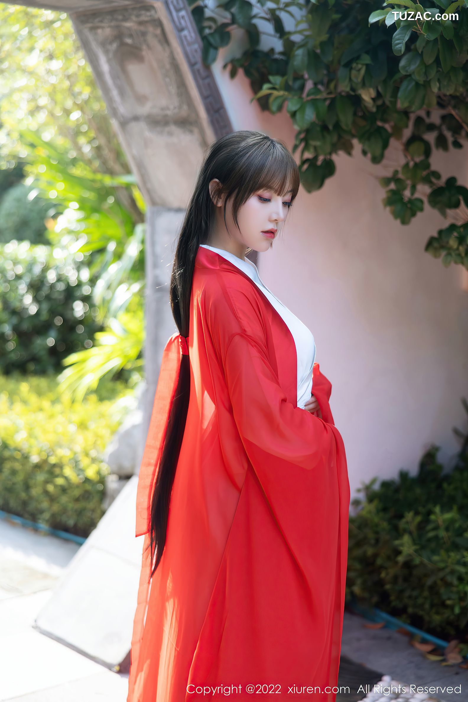XiuRen-No.5414-豆瓣酱-红色汉服白长衣