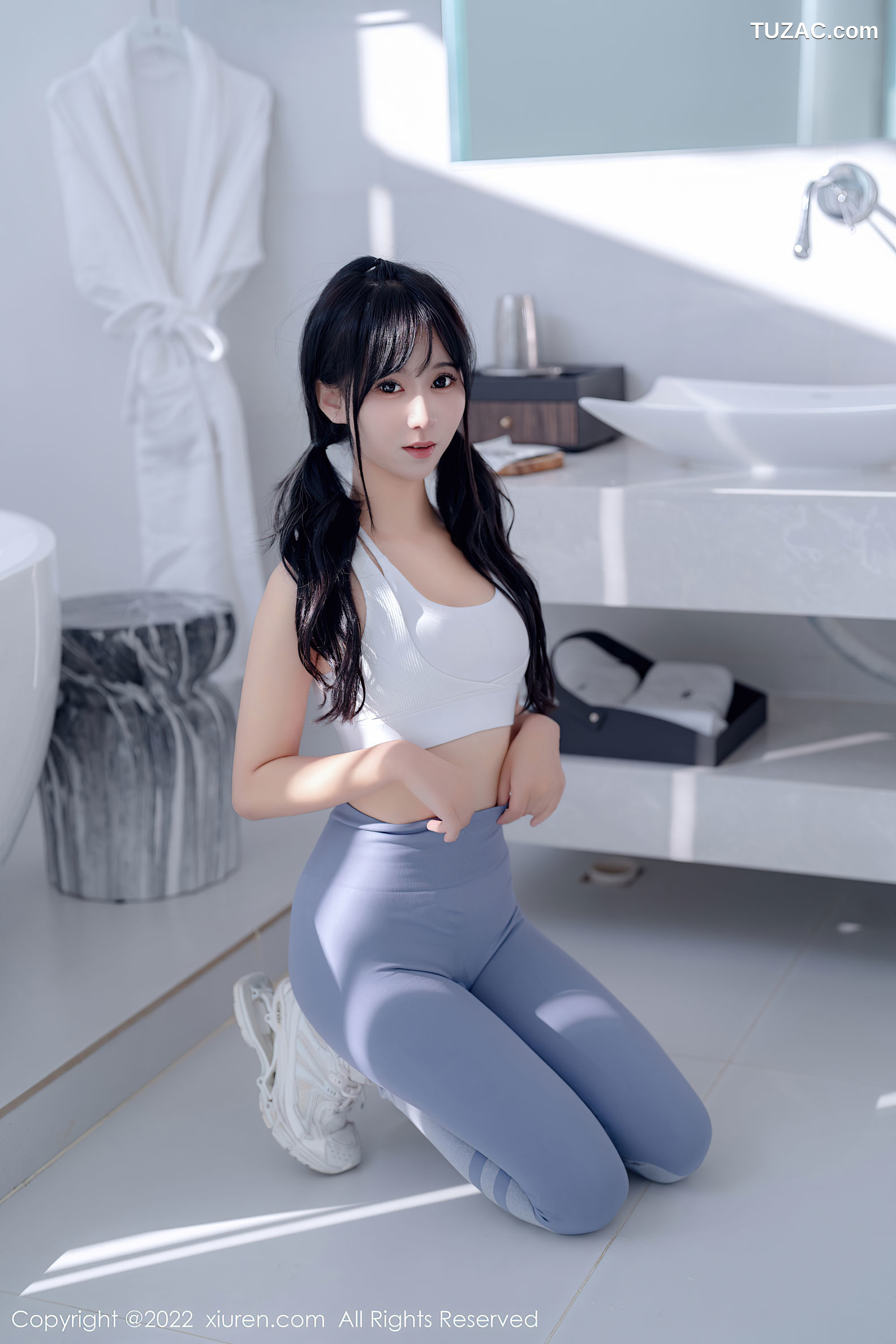 XiuRen-No.5463-小果冻儿-白运动背心灰蓝紧身运动裤