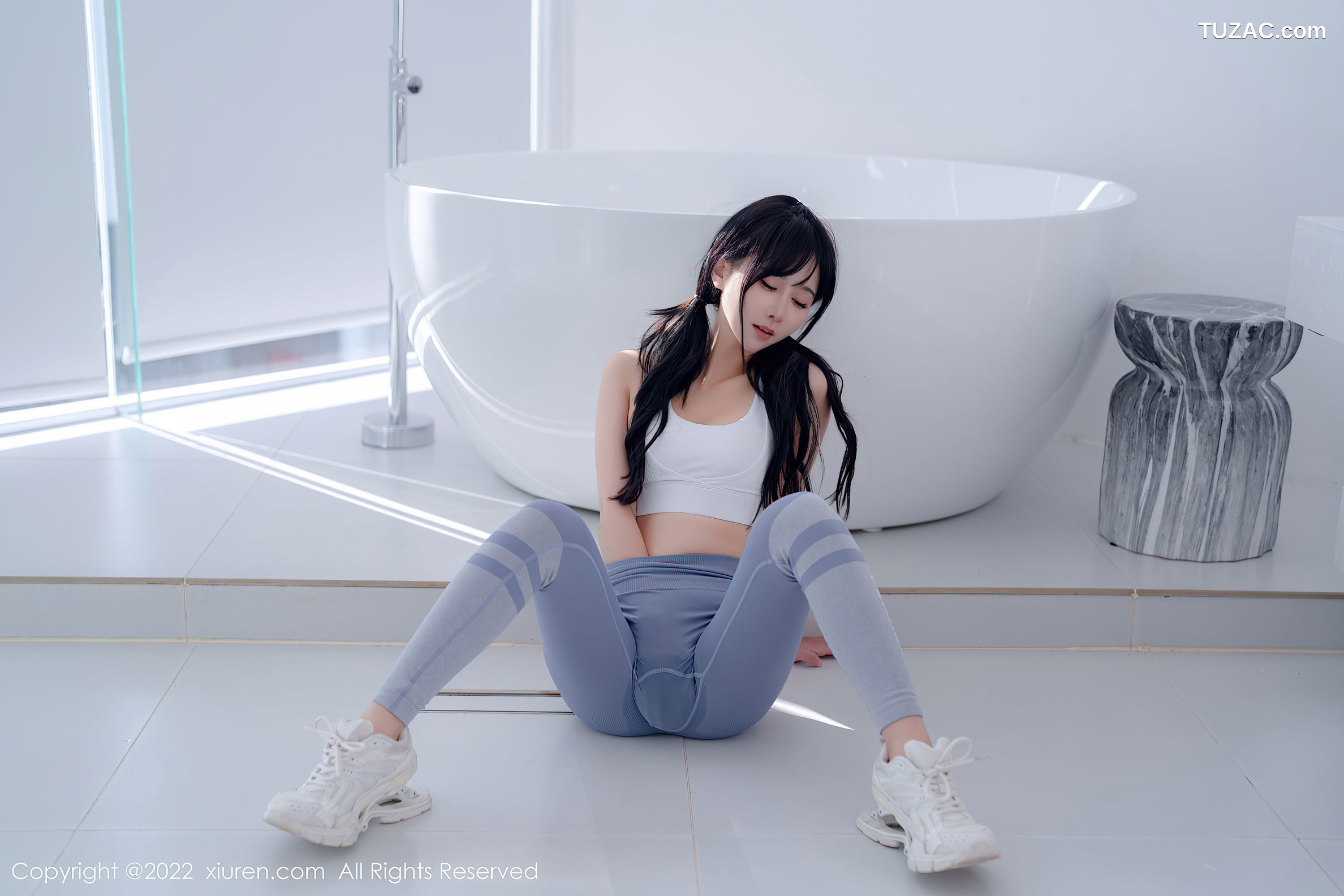 XiuRen-No.5463-小果冻儿-白运动背心灰蓝紧身运动裤
