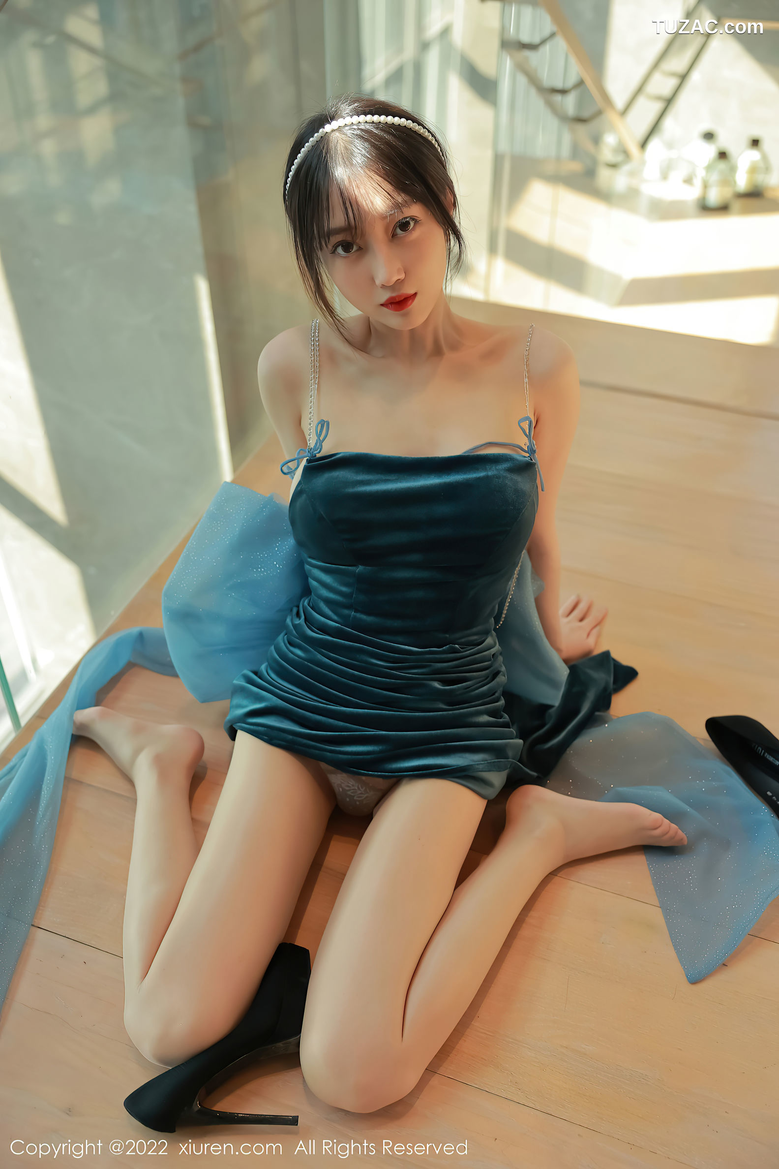 XiuRen-No.5493-玥儿玥-蓝绿吊带礼服长裙