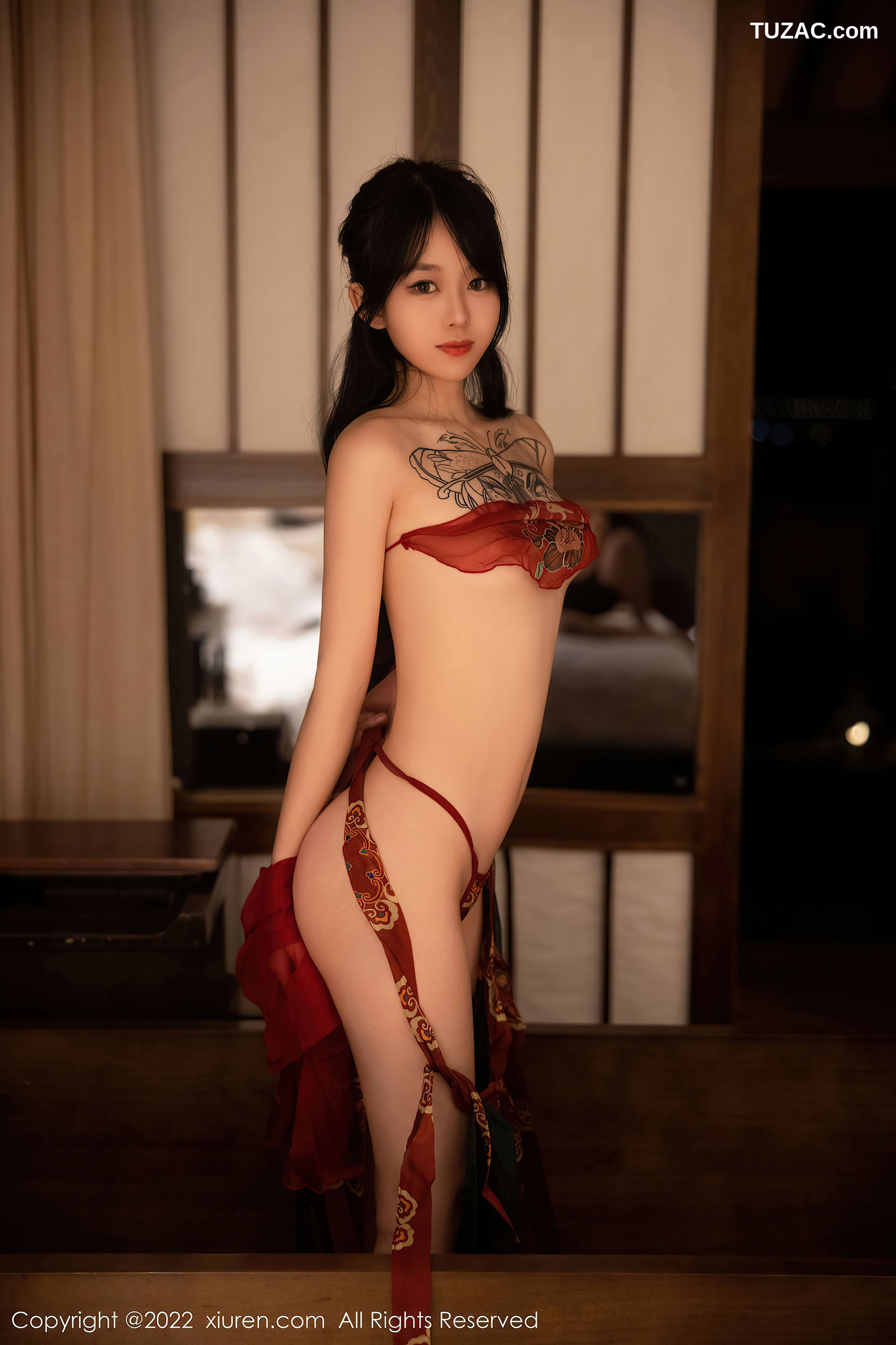 XiuRen-No.5527-奶瓶-红纱古装小红肚兜