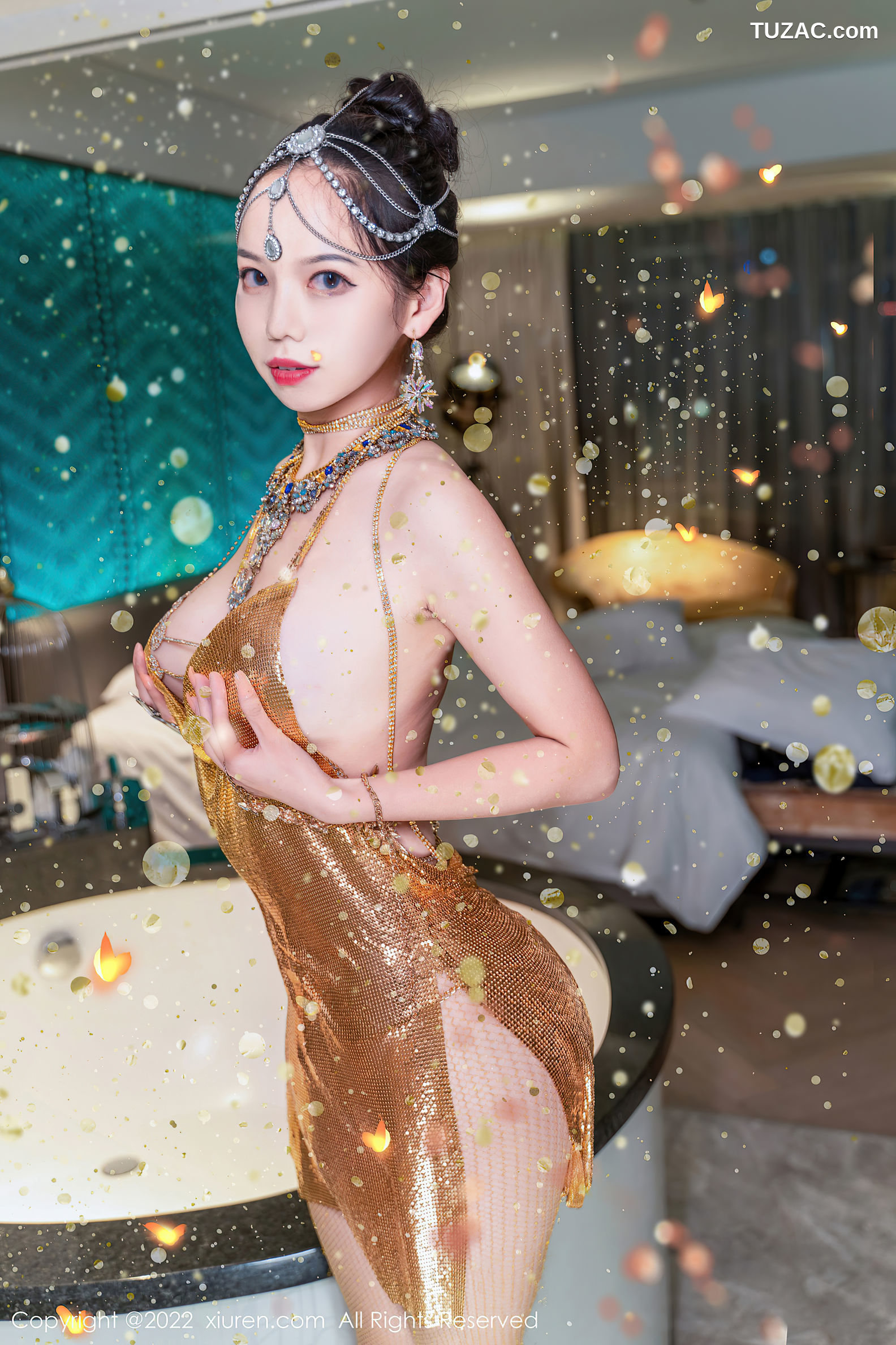 XiuRen-No.5559-大美妞儿-橘色吊带露背短裙