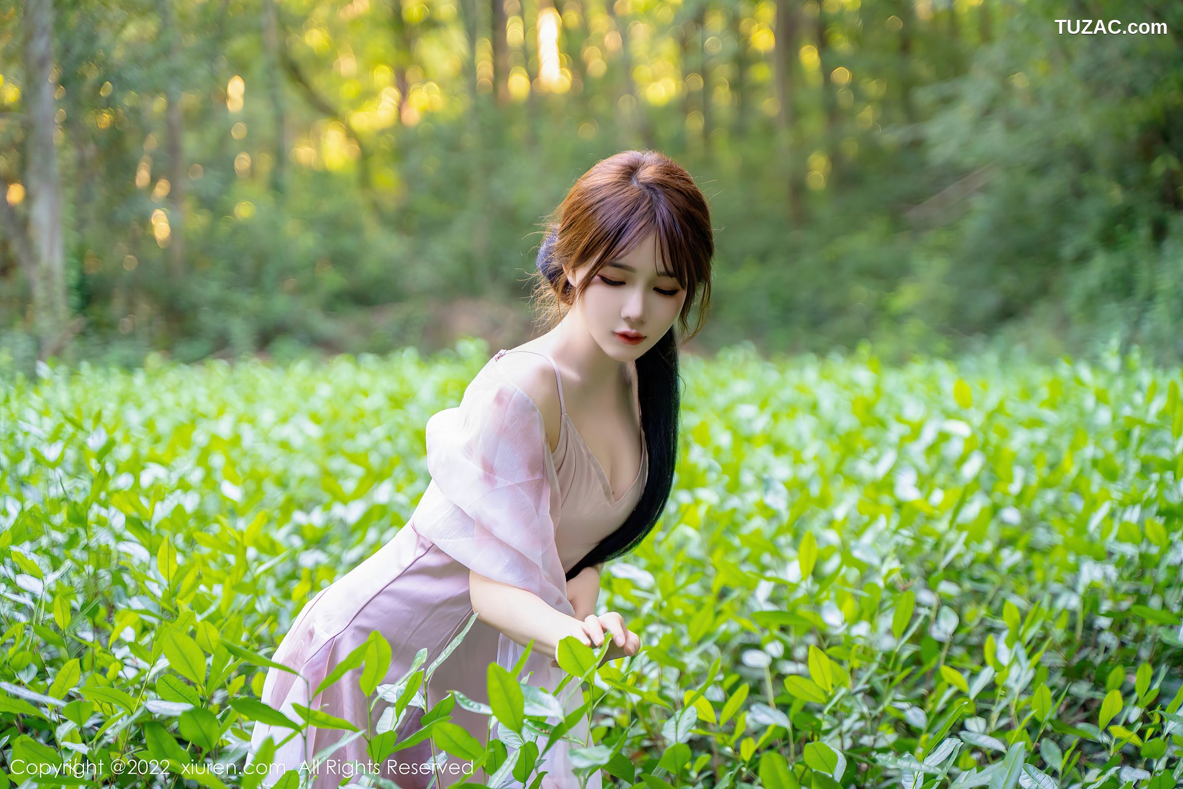 XiuRen-No.5690-婠婠么-林间嬉水的紫裙白裙双姝