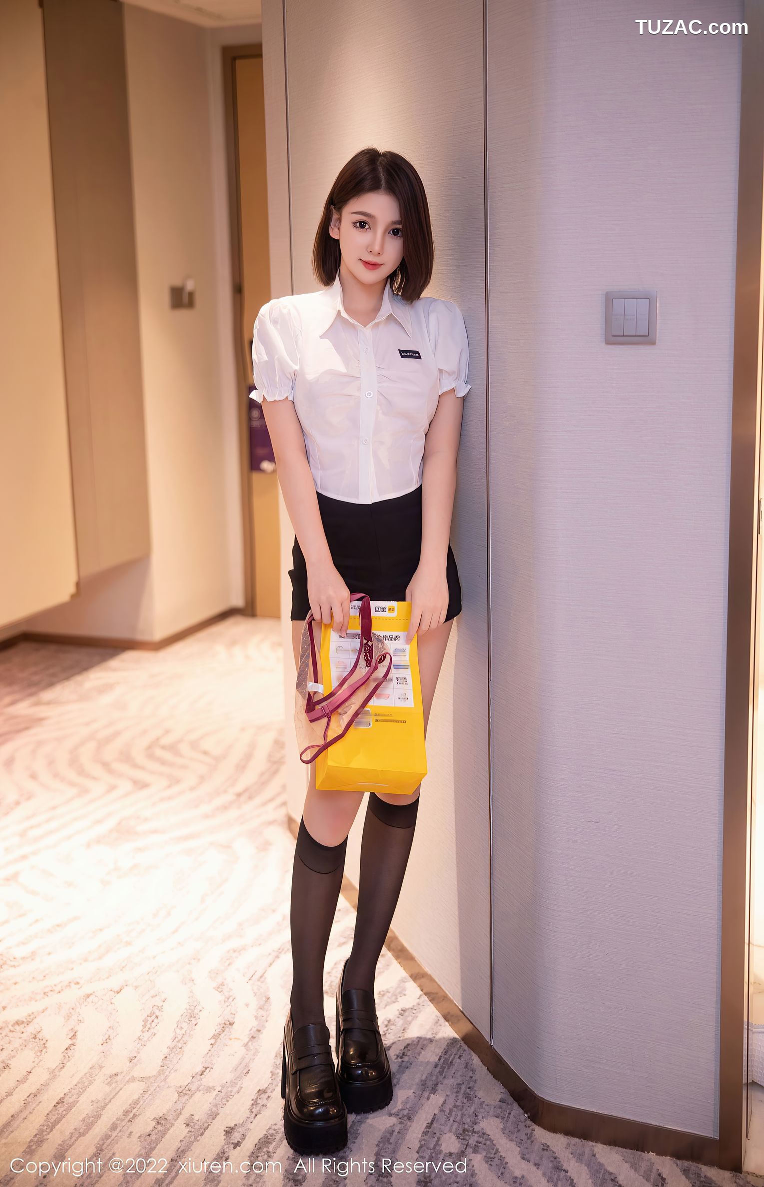 XiuRen-No.5702-美羊羊-白衬衫黑短裙红内衣