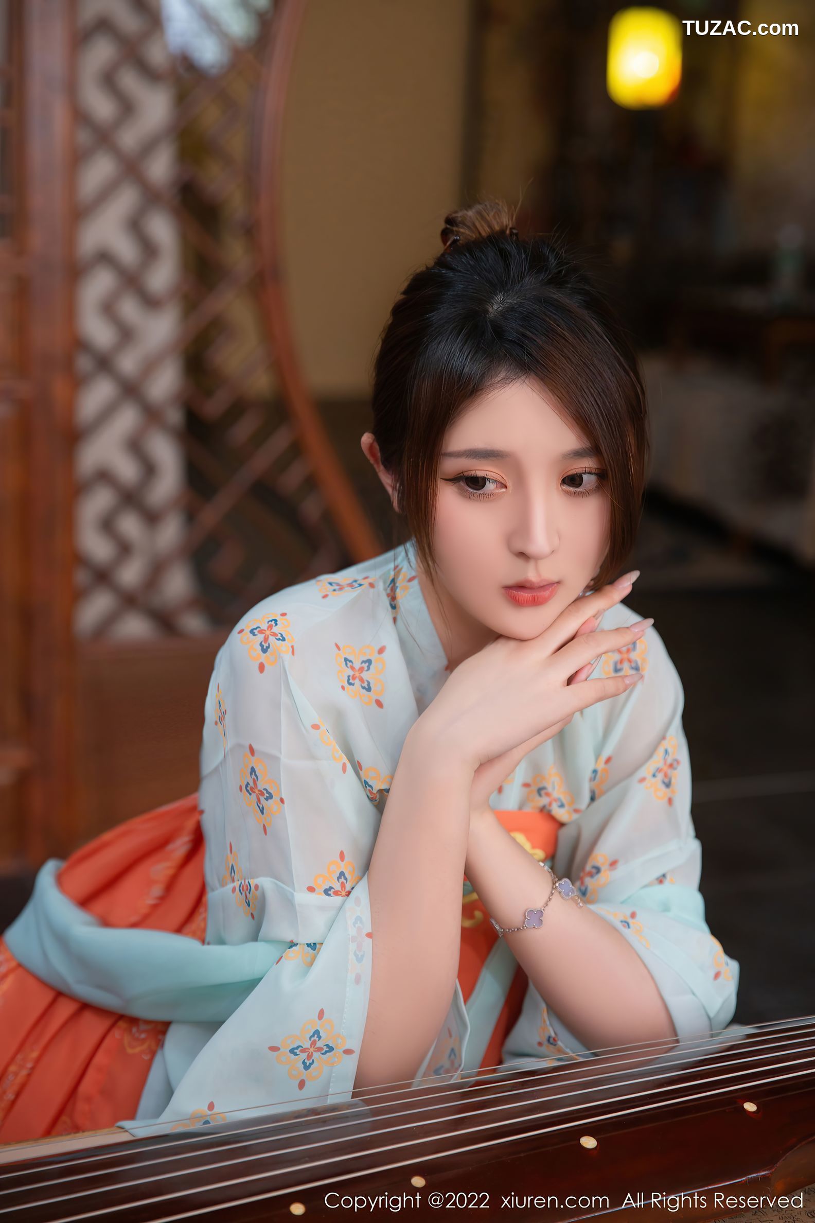 XiuRen-No.5772-夏甜甜-古风蓝衫橘色纱裙