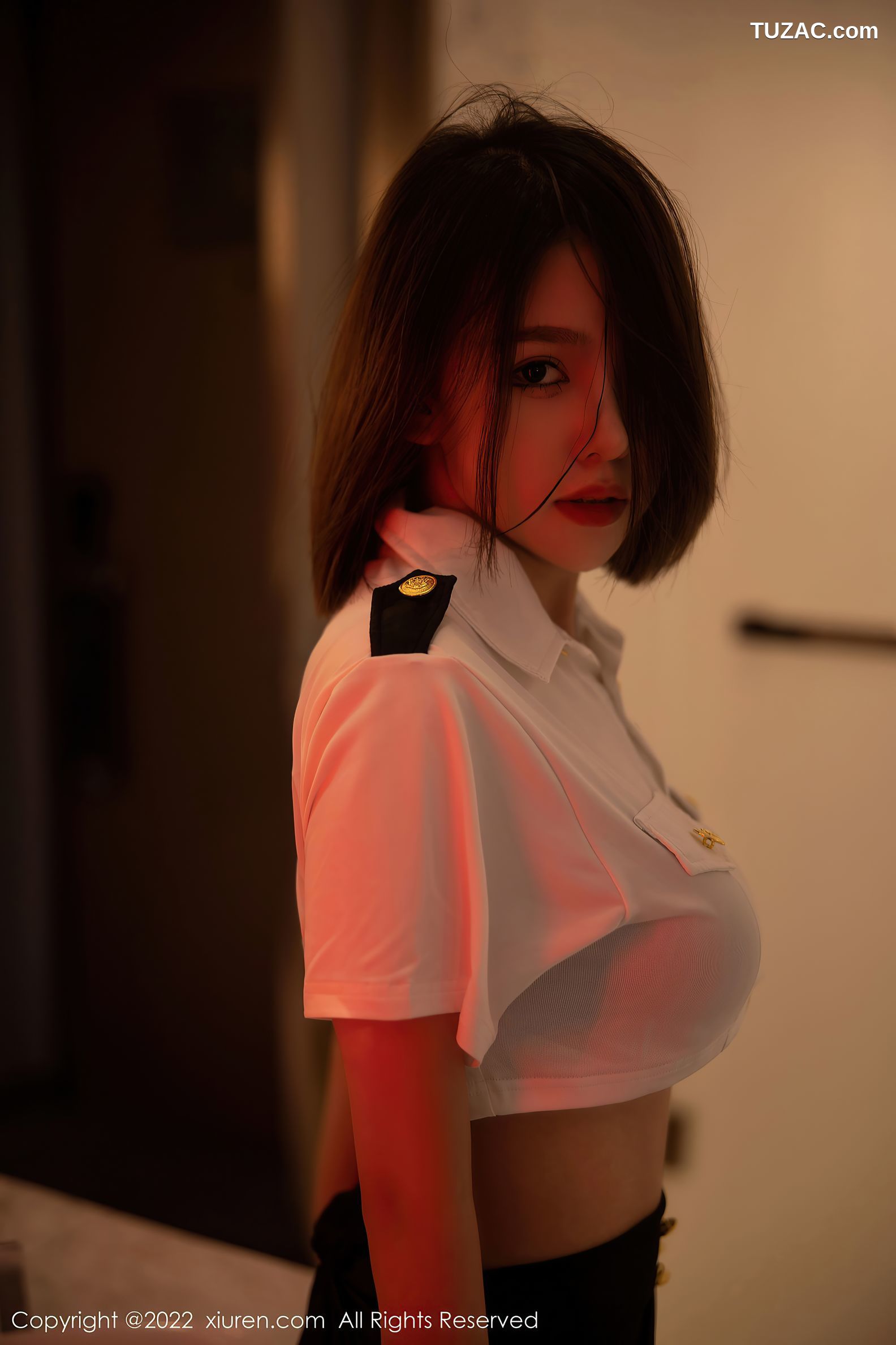 XiuRen-No.5815-美羊羊-女警黑短裙黑丝